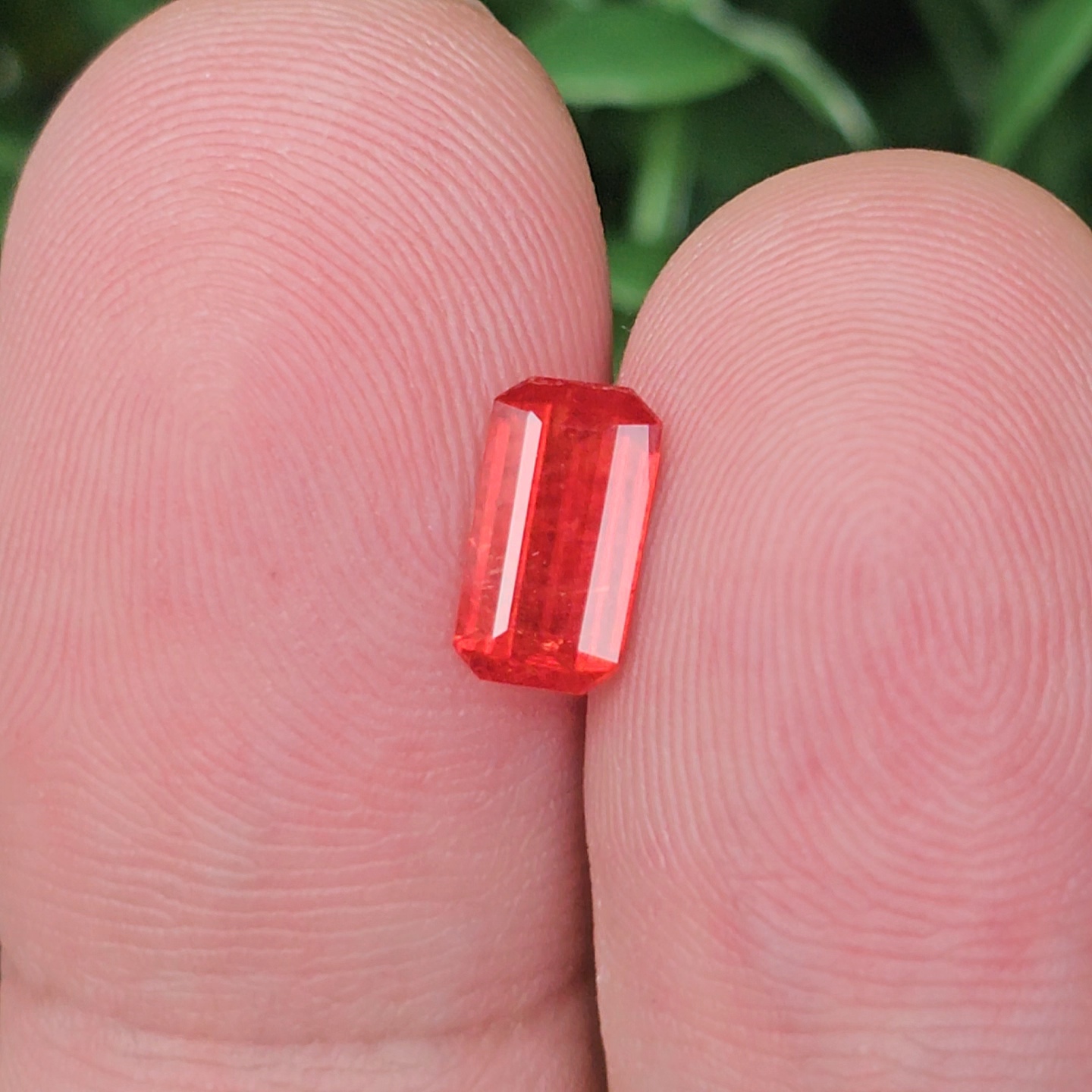 พลอย ออเรนจ์ แซฟไฟร์ Orange Sapphire 1.33 กะรัต (Cts.) พลอยแท้ อัญมณีมงคลประจําวันเกิด เครื่องประดับพลอย