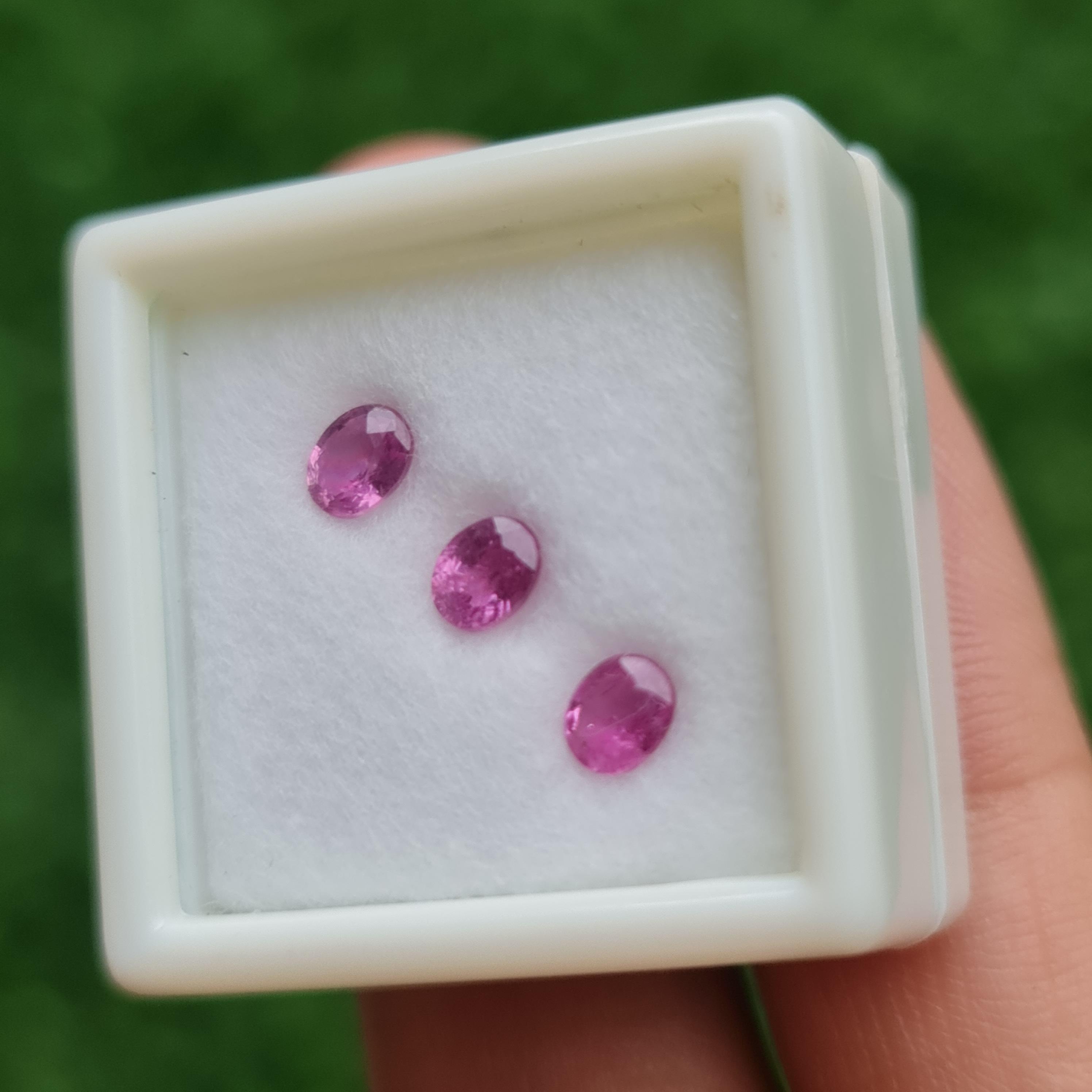 พลอย ชมพู พิ้ง แซฟไฟร์ Pink Sapphire 1.10 กะรัต (Cts.) พลอยแท้ อัญมณีมงคลประจําวันเกิด เครื่องประดับพลอย