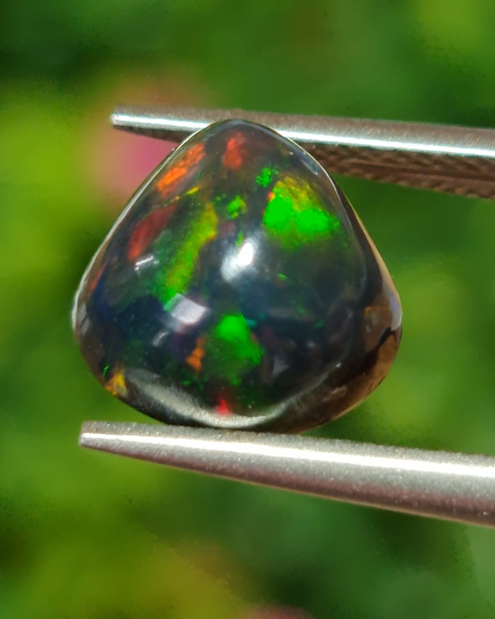 พลอย แบล็ก โอปอล Black Opal 2.54 กะรัต (Cts.) พลอยแท้ อัญมณีมงคลประจําวันเกิด เครื่องประดับพลอย