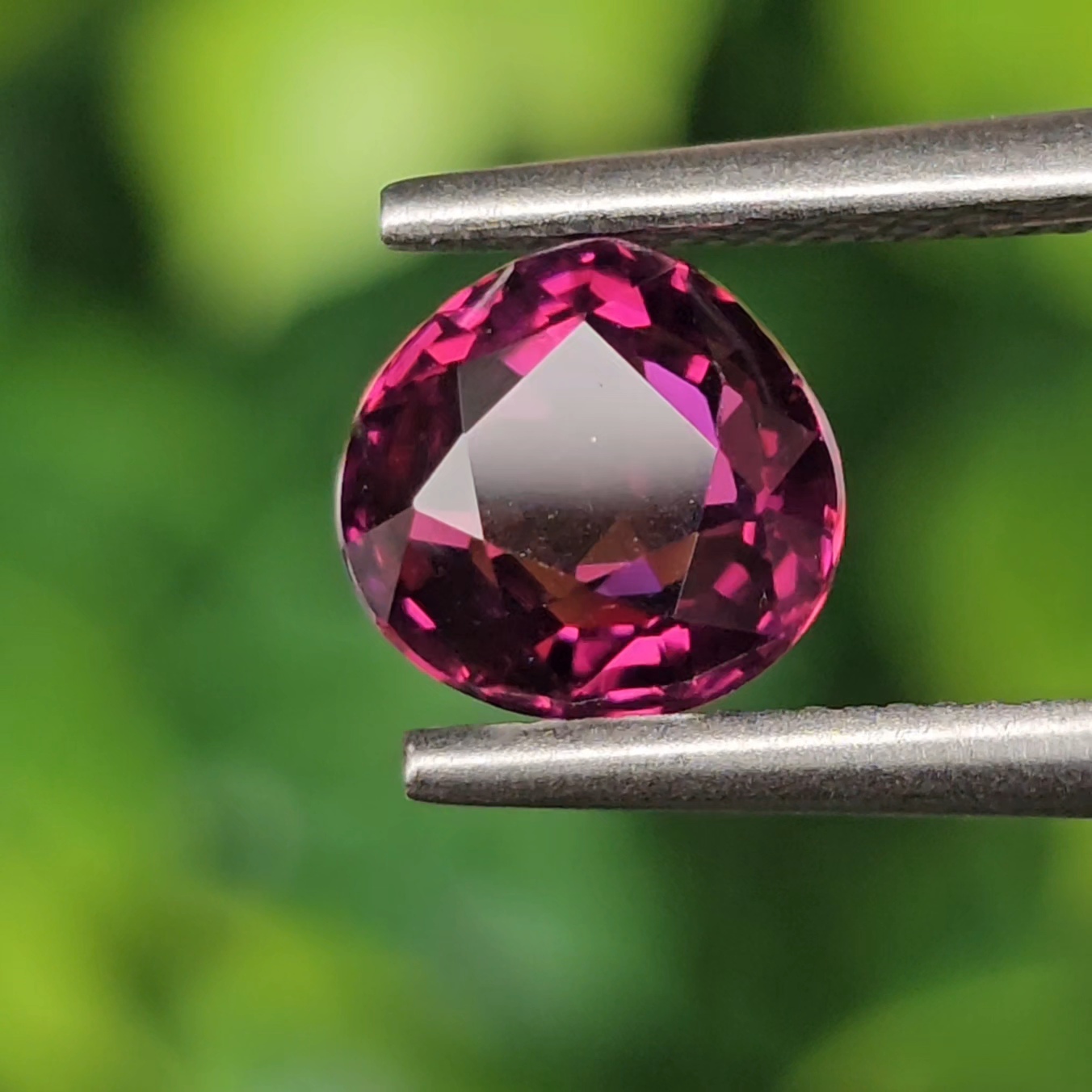 พลอย รูเบลไลต์ ทัวร์มาลีน Rubelite Tourmaline 1.27 กะรัต (Cts.) พลอยแท้ อัญมณีมงคลประจําวันเกิด เครื่องประดับพลอย