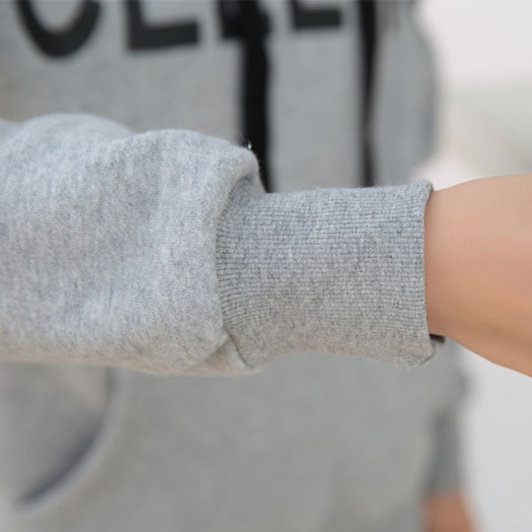 เสื้อสเวตเตอร์กันหนาว มีฮู้ด แต่งกระเป๋าหน้า (11974H)