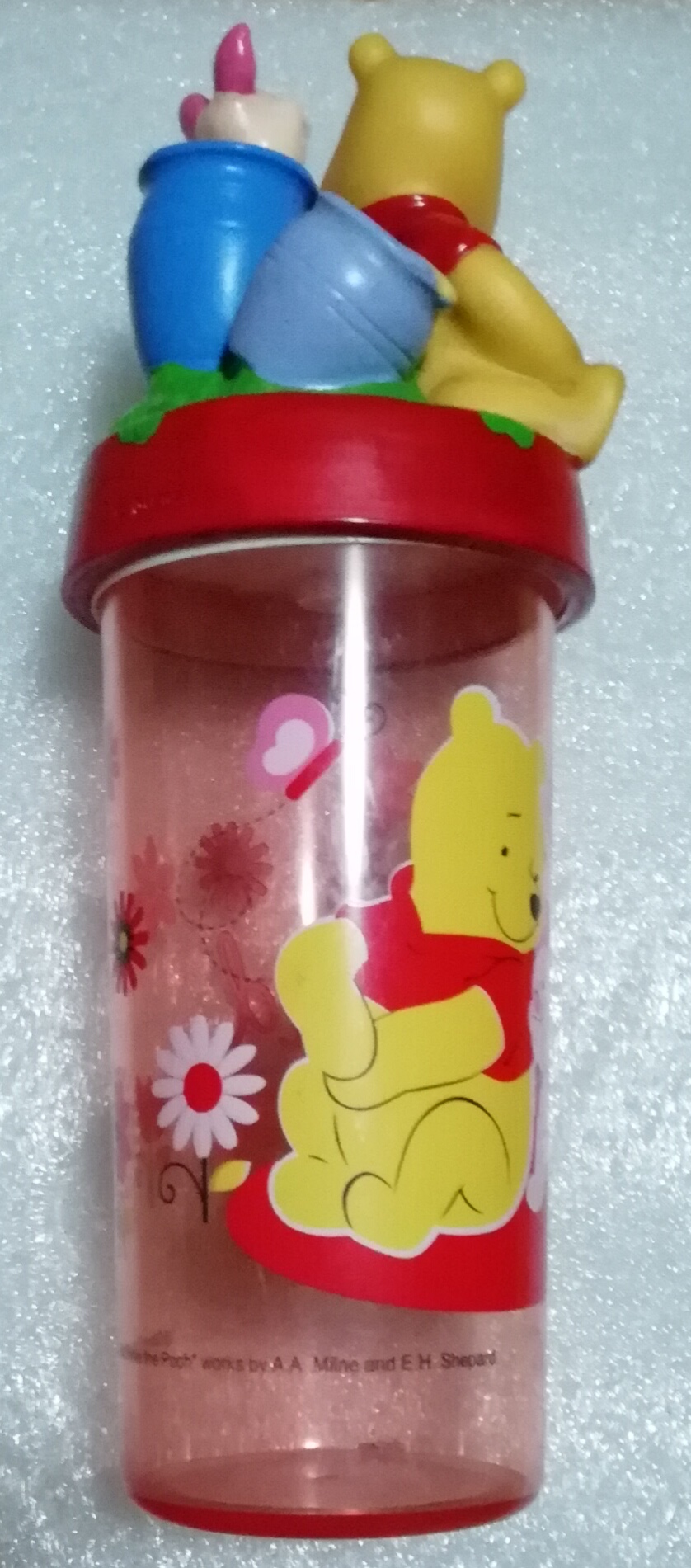 ของสะสมแก้วน้ำสีชมพูลายดอกไม้ พร้อมท็อปเปอร์หมีพูห์และเพื่อน Winnie the Pooh and Friends ของสะสมน่ารักงานเก่าจาก S&P
