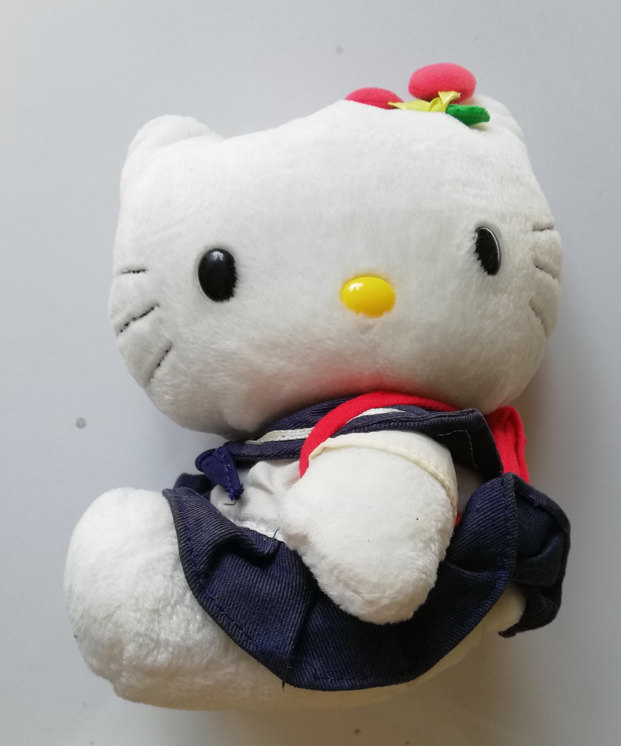 ตุ๊กตาผ้า Hello Kitty คิตตี้ใส่ชุดนักเรียน ของสะสมจากแมคโดนัลด์