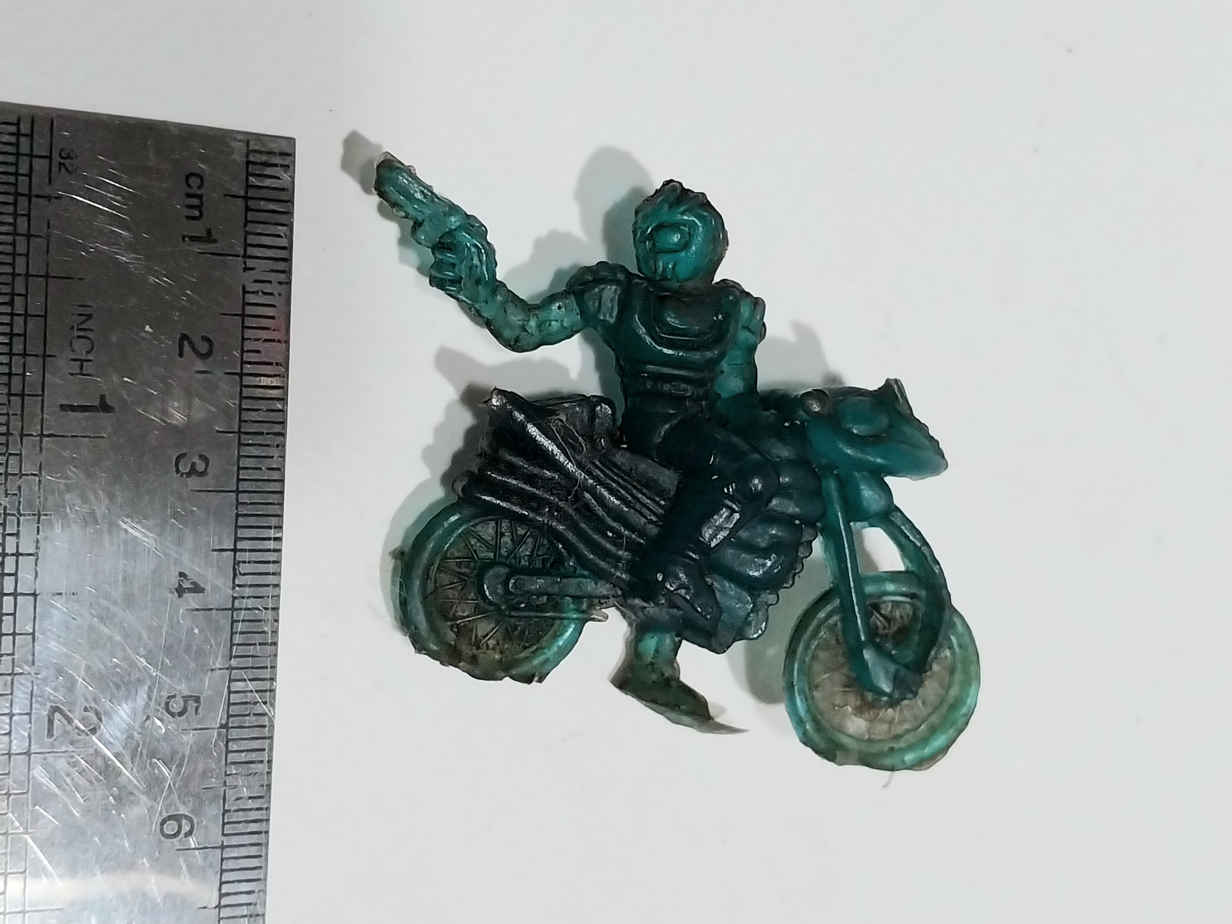 มีหลายภาพ, ตุ่นยางไรเดอร์แบล็ค RX ขี่อะโคลแบกเตอร์ **ด้านล่างบริเวณล้อมีตำหนิ ตามภาพ