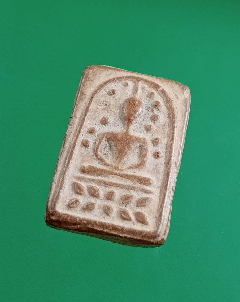 ผ3007 พระสมเด็จคะแนน ปรกโพธิ์ ฐานบัว ไม่ทราบที่