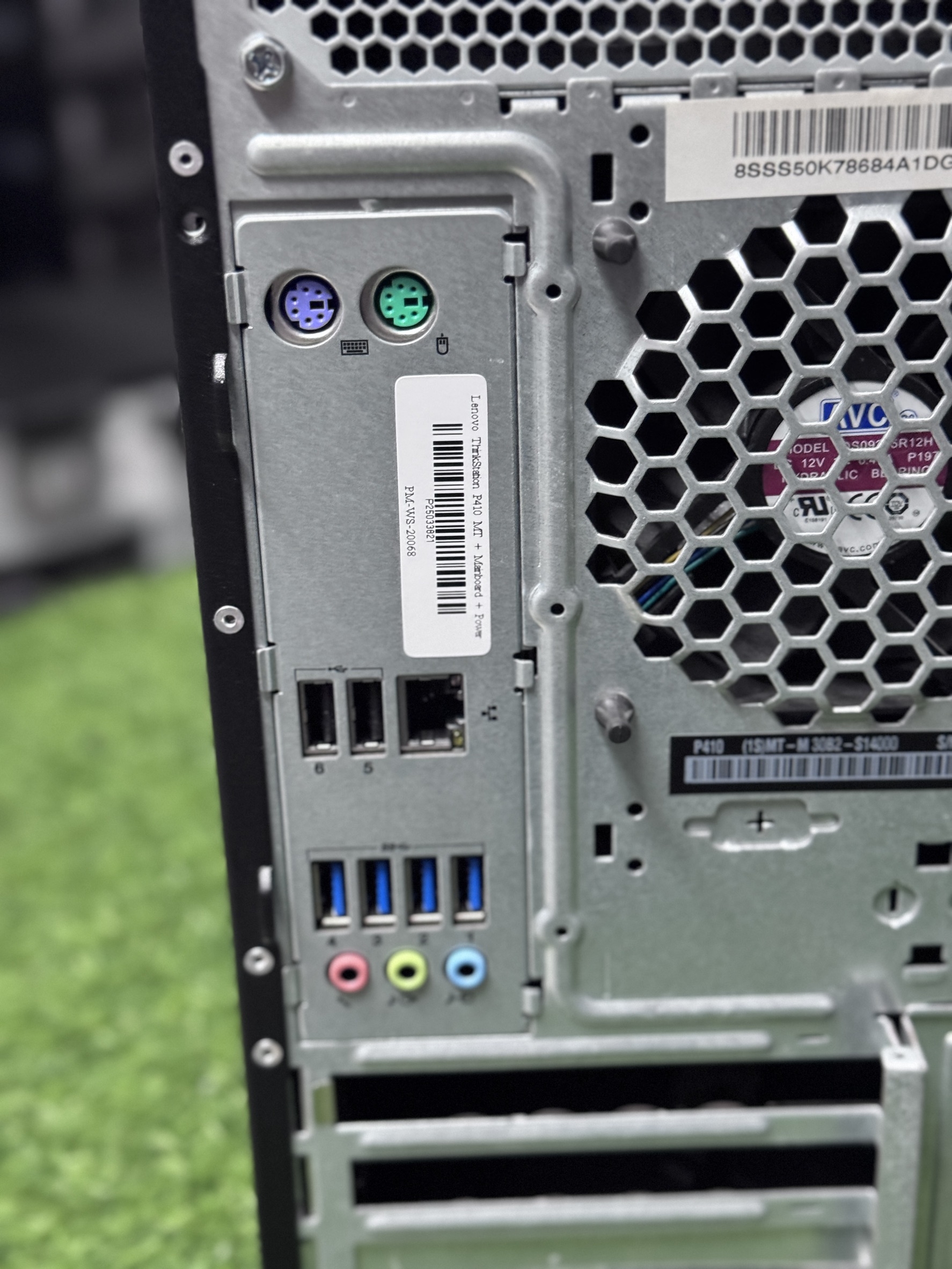 PC Workstation Lenovo ThinkStation P410 MT Xeon E5-2660v4 Ram 32GB SSD 256GB Quadro P400 2GB GDDR5