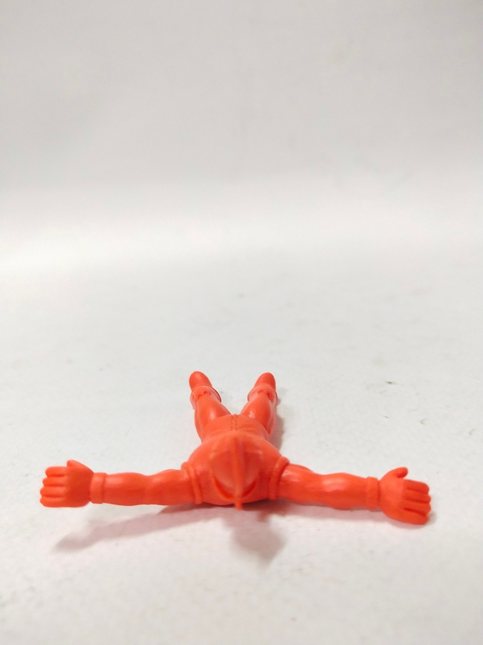 ตุ๊กตุ่นพลาสติก/ยาง คินนิคุแมนสีส้ม ขนาดตามรูป มือสองสภาพดีเก่าเก็บขนาดตามรูป มีรอยบ้าง