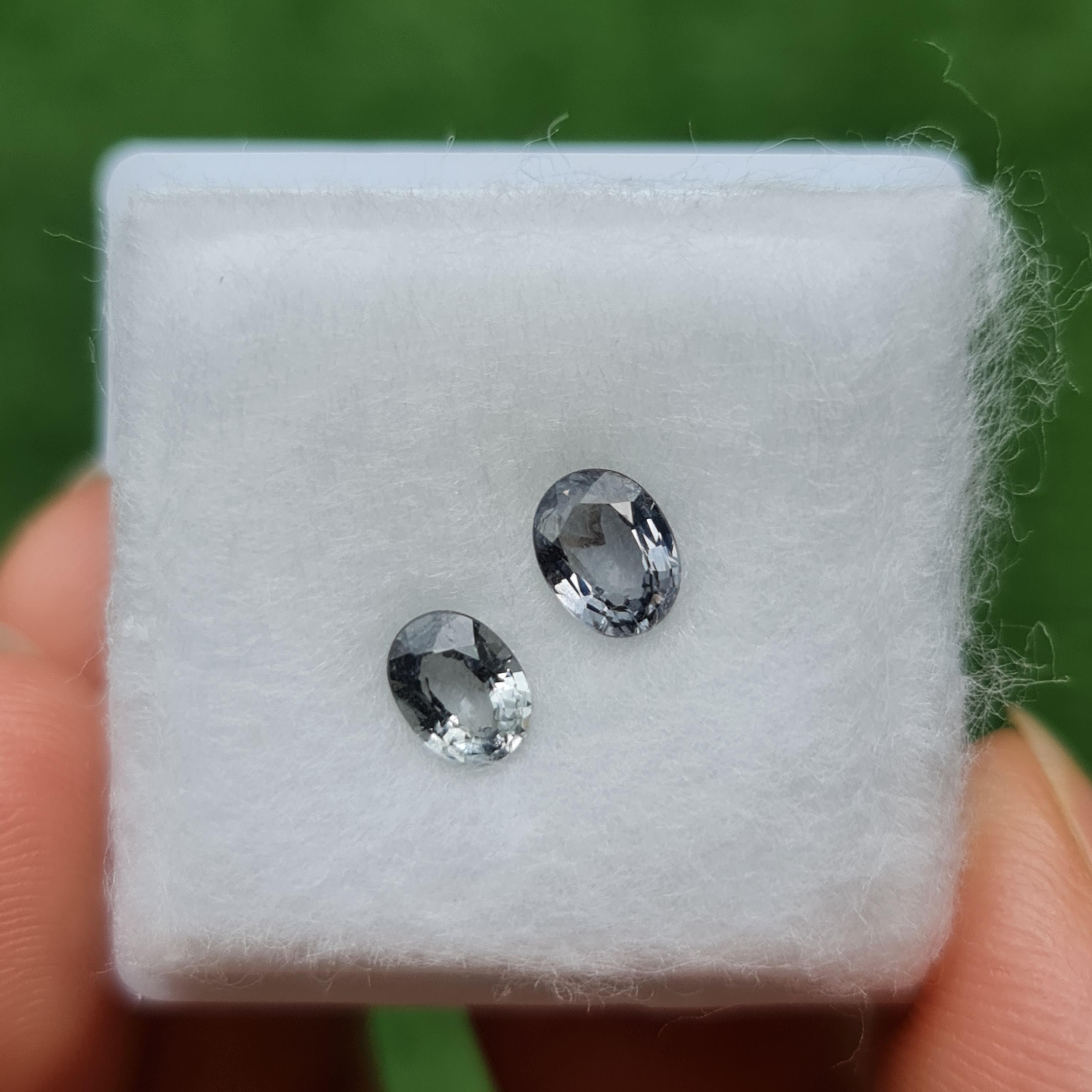 พลอย สปิเนล พม่า Spinel Myanmar 0.90 กะรัต (Cts.) 2 เม็ด พลอยแท้ อัญมณีมงคลประจําวันเกิด เครื่องประดับพลอย