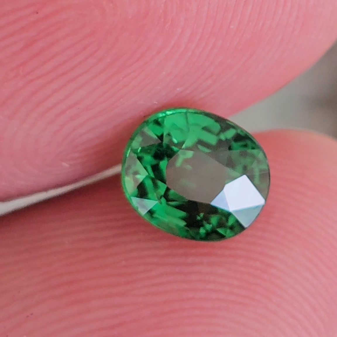 พลอย ซาโวไรท์ Tsavorite Garnet 1.24 กะรัต (Cts.) ดิบ Unheated พร้อมใบเซอร์ อัญมณีมงคลประจําวันเกิด เครื่องประดับพลอย