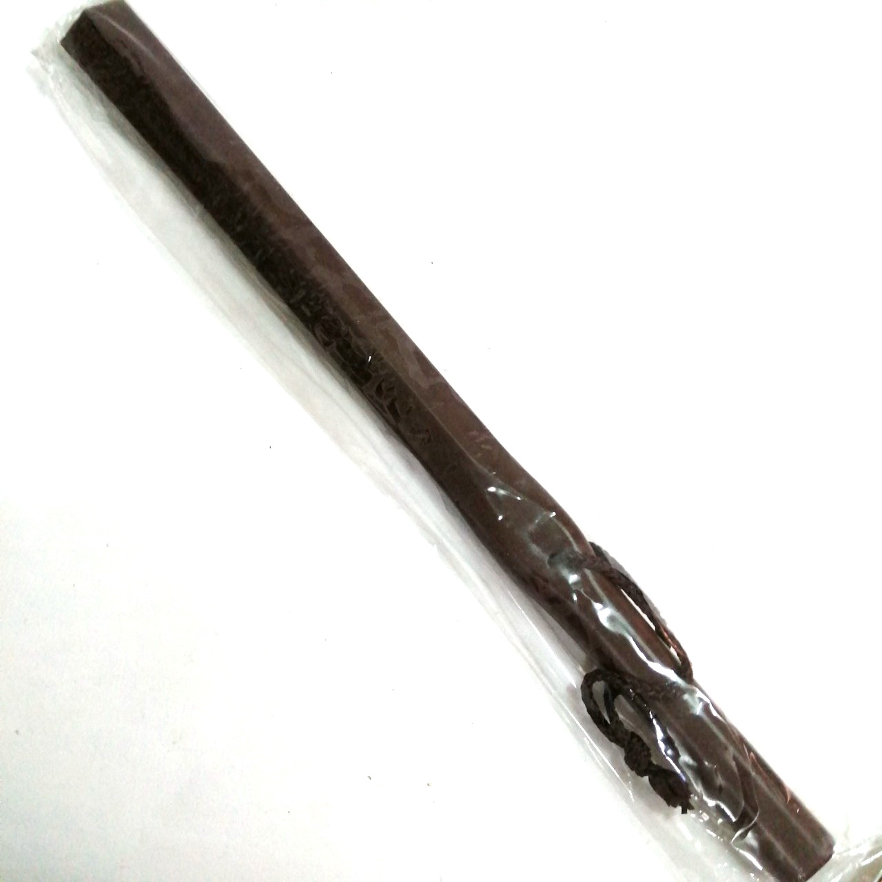 ของเด็กเล่น/ของสะสม ของเล่นจากละคร ไม้คมแฝกปลอมทำจากพลาสติกโปร่ง ของเล่นจากละครเรื่อง คมแฝก รุ่นสีน้ำตาลอมม่วง เหมาะใช้สะสม วางโชว์