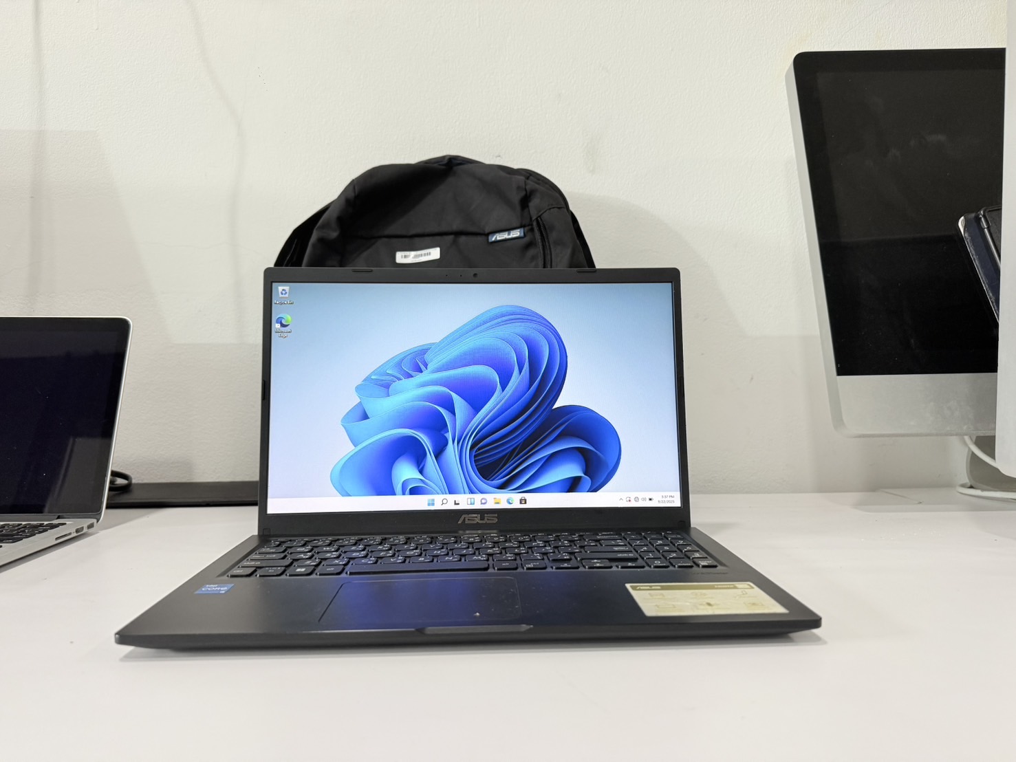 Asus VivoBook X515EA (i5-1135G7/8GB/M.2 512GB)+Adapter+กระเป๋า