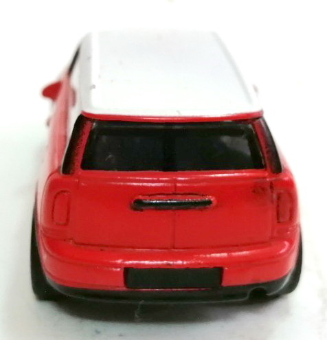 รถเหล็กงานเก่าสะสม สีแดง หลังคาสีขาว **สีถลอก มีตำหนิ ตามภาพ ขนาดยาวราว 10 ซม.ขายตามสภาพเก็บสะสม