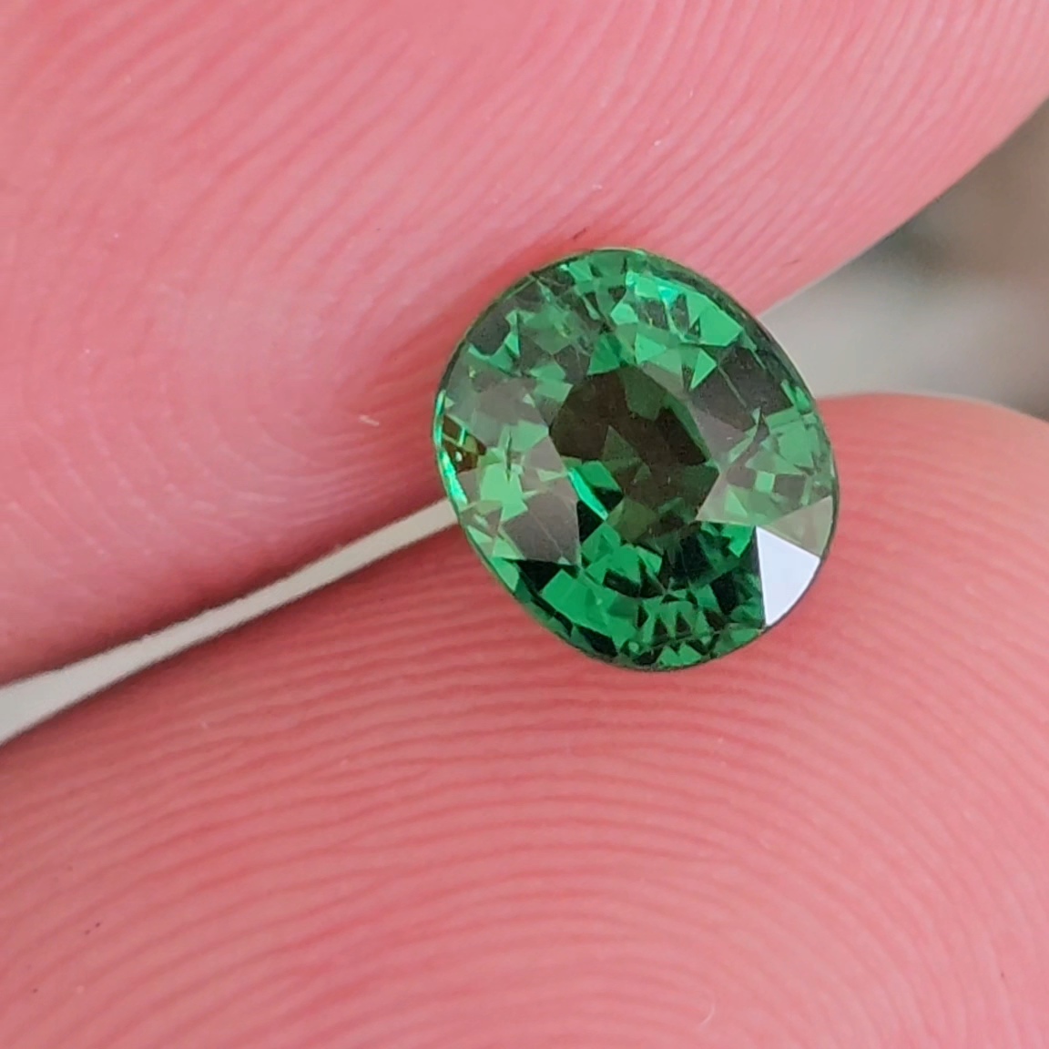 พลอย ซาโวไรท์ Tsavorite Garnet 1.24 กะรัต (Cts.) ดิบ Unheated พร้อมใบเซอร์ อัญมณีมงคลประจําวันเกิด เครื่องประดับพลอย