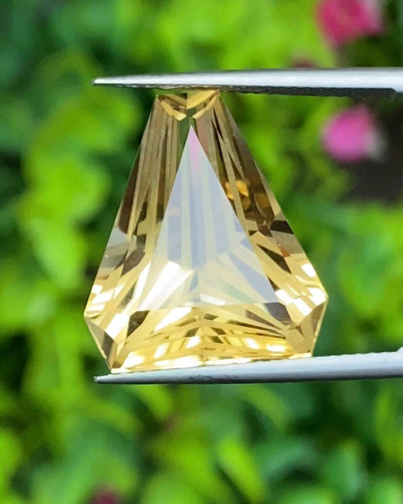 พลอย ซิทริน Citrine 10.96 กะรัต (Cts.) พลอยแท้ อัญมณีมงคลประจําวันเกิด เครื่องประดับพลอย