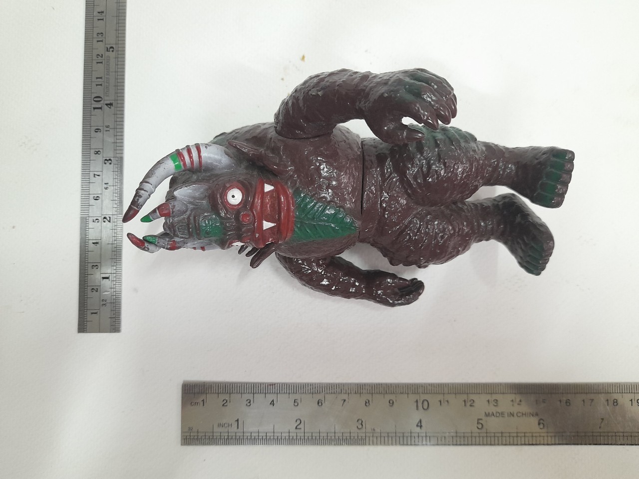 ซอฟ 6.5-7 นิ้ว สัตว์ประหลาดแคปซูลของอุลตร้าเซเว่น มิคลาส จากอุลตร้าเซเว่น มือสอง สภาพดี มีรอยบ้าง มีปั๊มใต้เท้า