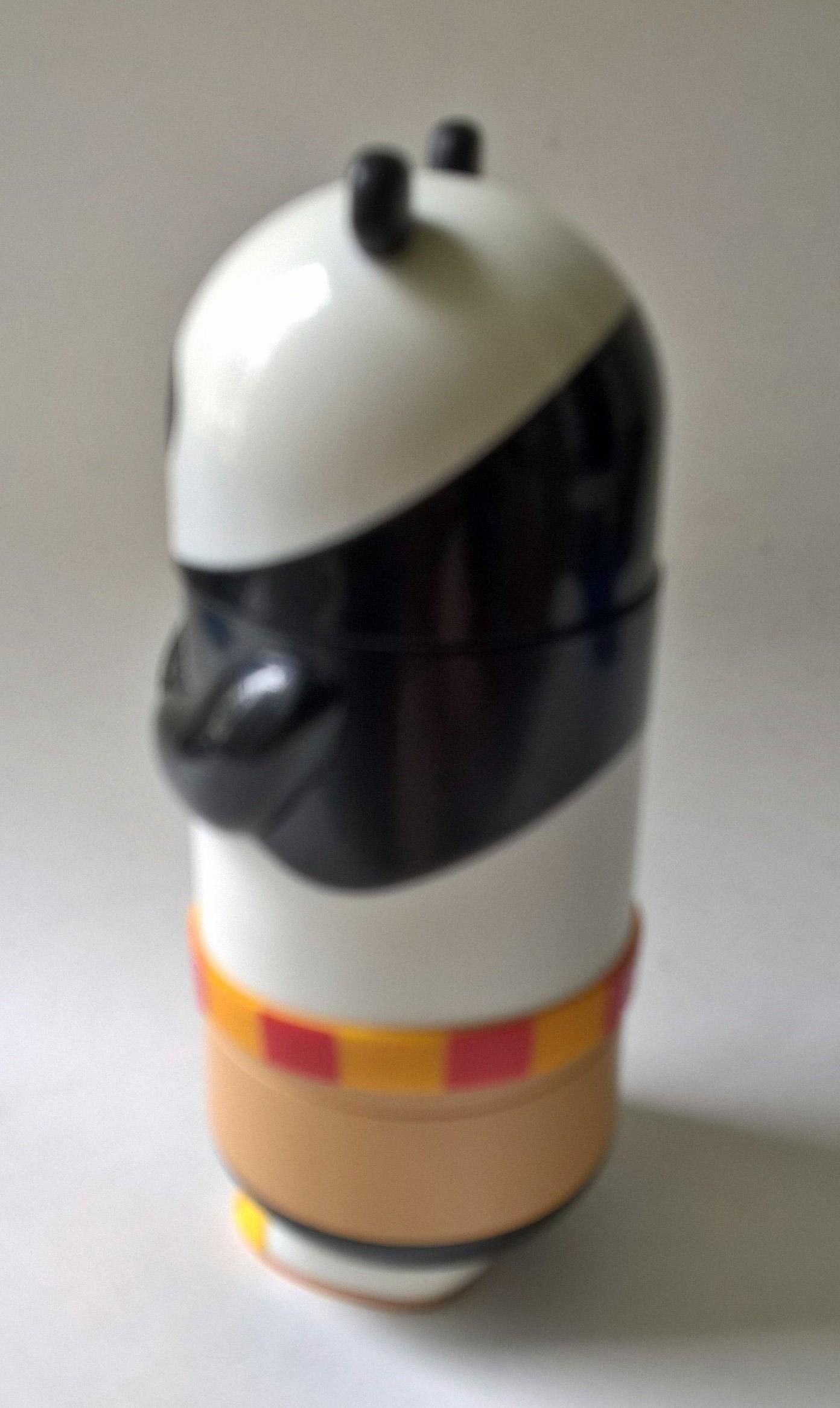 ของสะสมแก้วน้ำรูปตัวหมีจากภาพยนต์ กังฟูแพนดา Gangfu Panda วัสดุด้านในเป็นแก้ว ด้านนอกเป็นพลาสติก ฝาพลาสติกขนาดประมาณ18*10 cm.**กล่องชำรุดตามภาพ