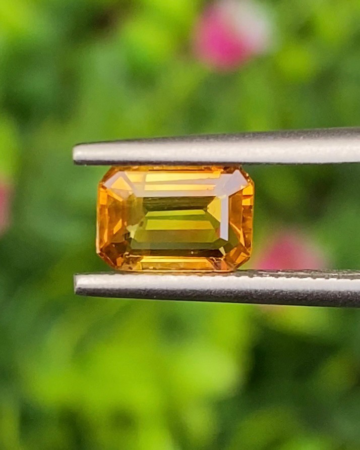 พลอย บุษราคัม yellow sapphire 1.25 กะรัต (Cts.) พลอยแท้ อัญมณีมงคลประจําวันเกิด เครื่องประดับพลอย