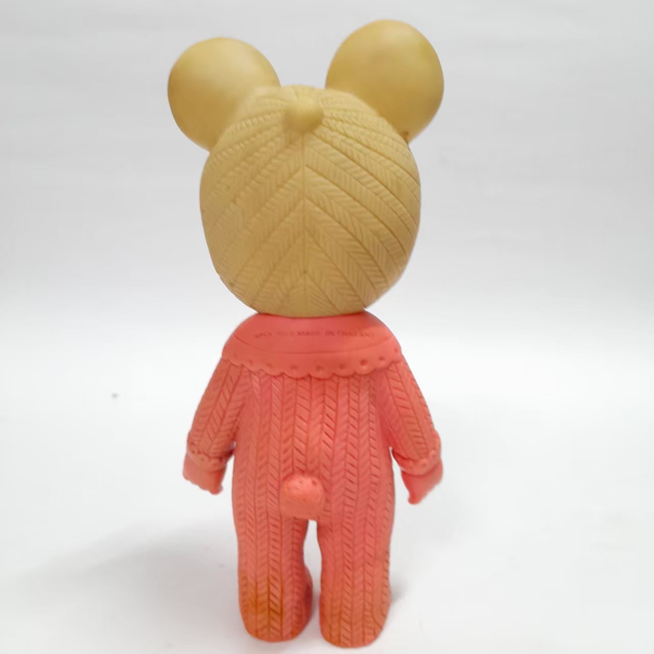 ตุ๊กตางานไทย ***มีตำหนิบ้าง ตามภาพ lapin max งานเก่ามีปั๊ม ของ เอเพ๊กซ์ทอย เป็นยางโปร่ง ตุ๊กตาแคแรคเตอร์ งานเก่าหายาก มือสองมีรอย