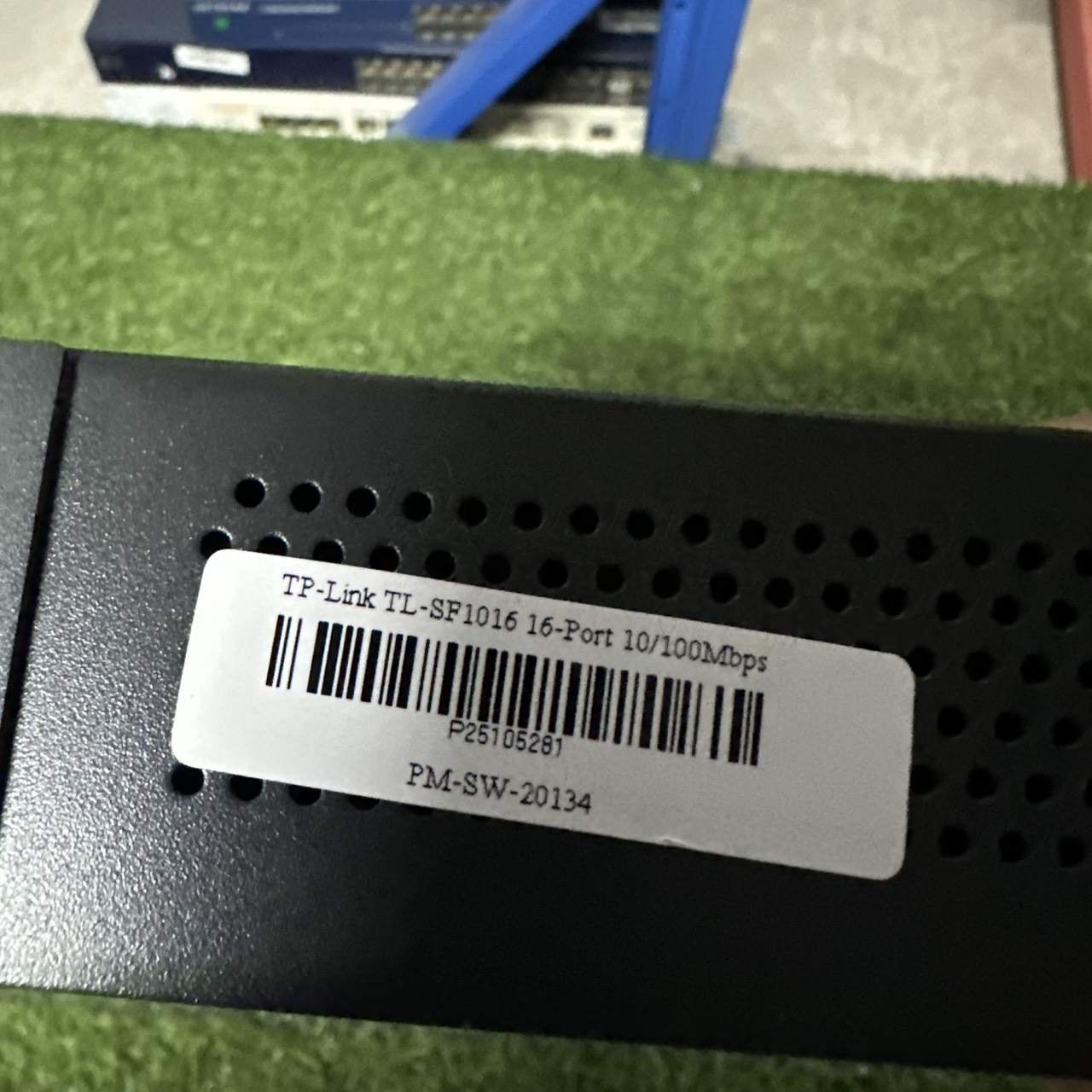 Switch TP-Link TL-SF1016 16-Port 10/100Mbps