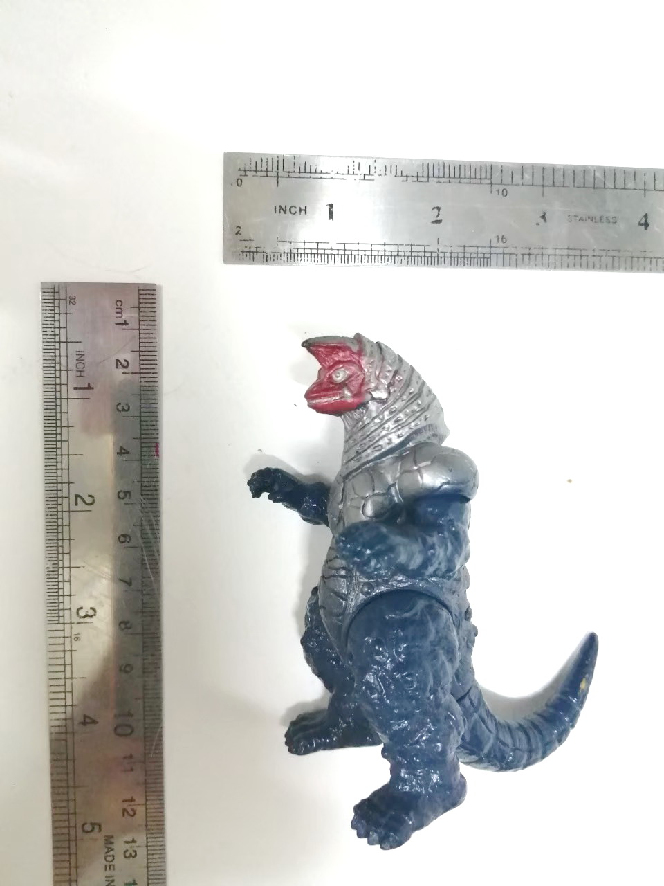 ซอฟ 4 นิ้ว สัตว์ประหลาดกอลซ่า จากอุลตร้าแมนทีก้า มือสองสภาพดีมีรอยบ้าง