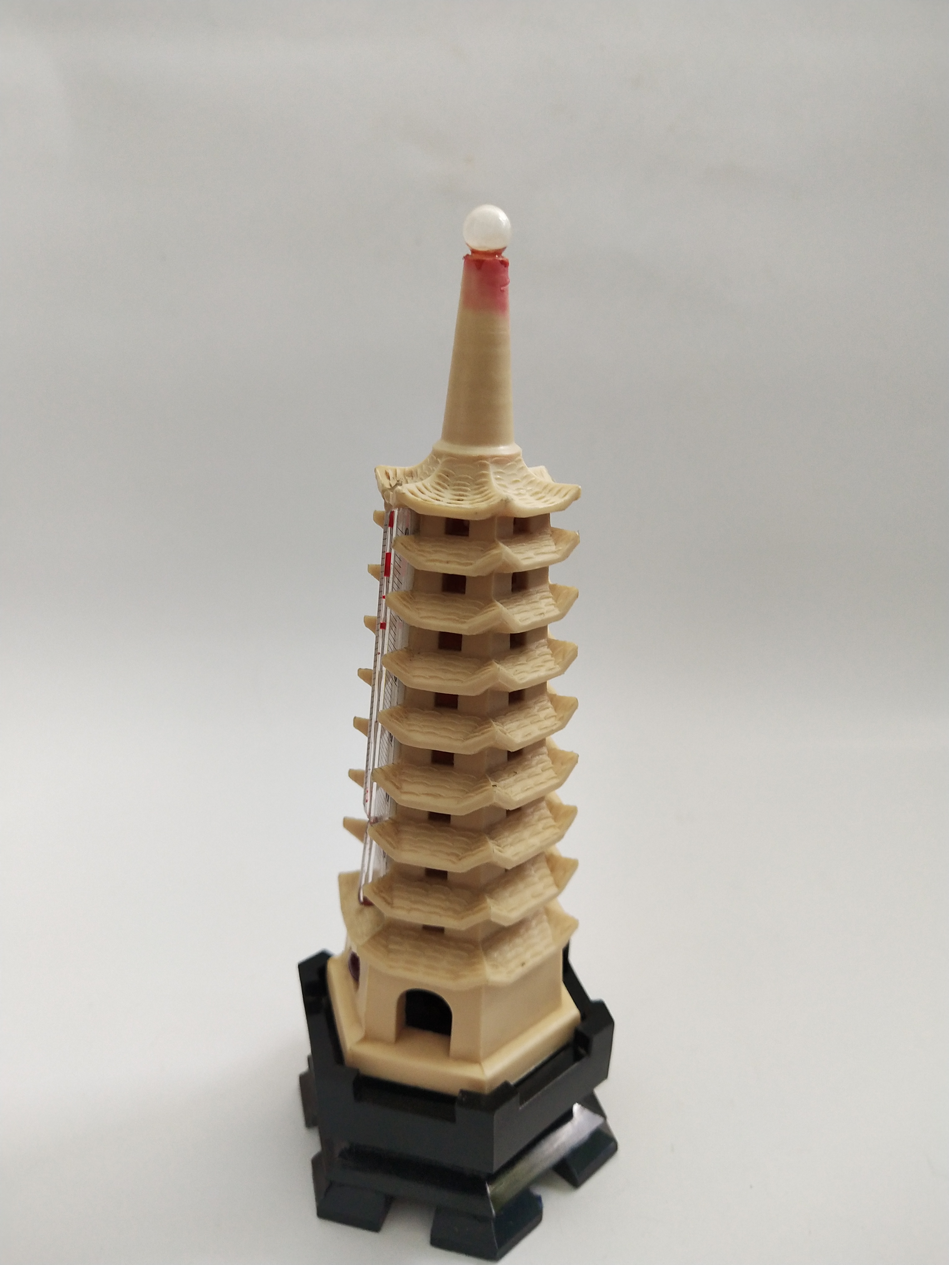 มีหลายภาพ โมเดลเจดีย์ 9 ชั้น เป็นเทอร์โมมิเตอร์ ไม่ได้เช็คสภาพ** สำหรับสะสมเท่านั้น