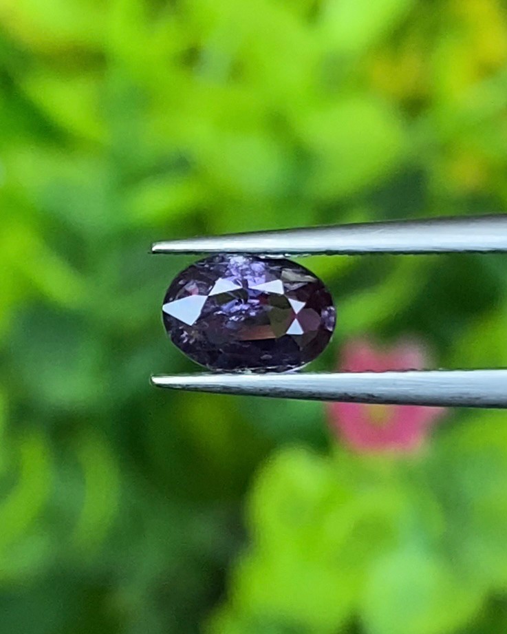 พลอย เพอเพิล แซฟไฟร์ สีม่วง Purple Sapphire ดิบ Unheated 0.70 กะรัต (Cts.) พลอยแท้ อัญมณีมงคลประจําวันเกิด เครื่องประดับพลอย