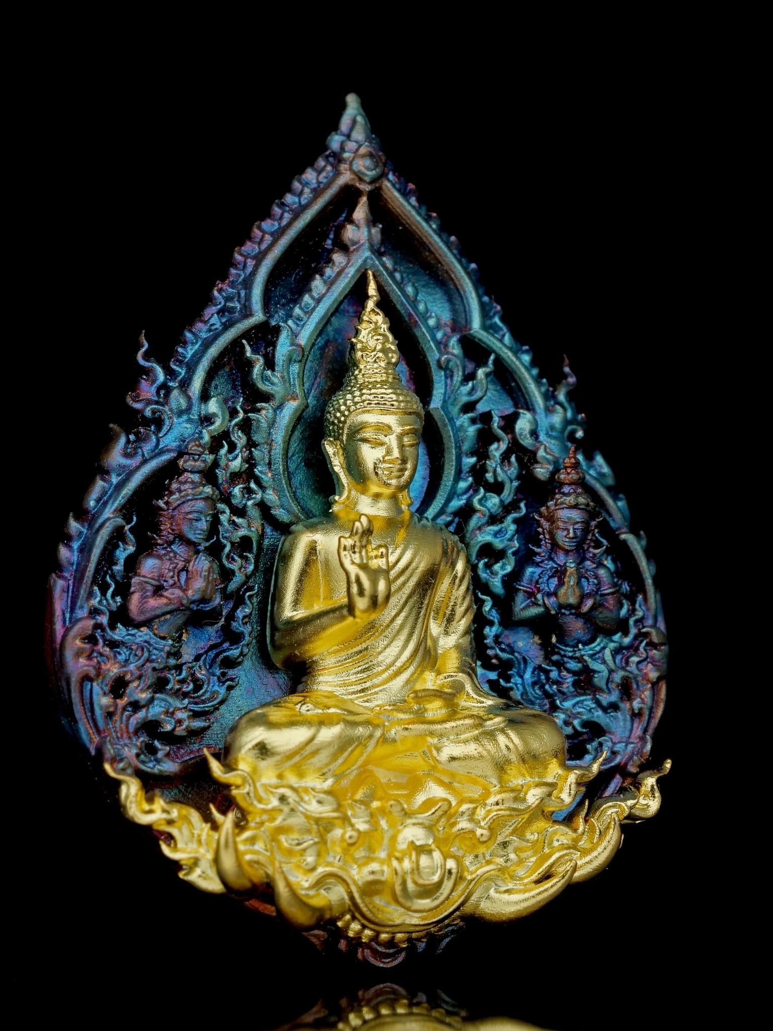 พระพุทธประทานพร รุ่น พุทธบารมี รหัส8 เนื้อบรอนซ์สีรุ้ง องค์ชุบทอง