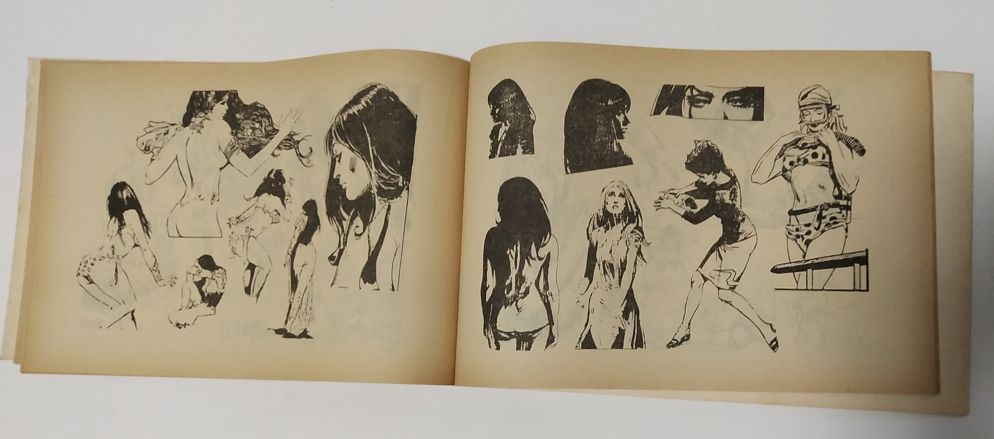 หนังสือภาพเก่าปี 2526 "รวมภาพแอ๊คชั่น หญิง" รวบรวมโดย ส. ธนารัตนสฤษดิ์