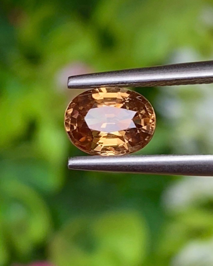 พลอย เพทาย (Zircon) 1.25 กะรัต (Cts.) พลอยแท้ อัญมณีมงคลประจําวันเกิด เครื่องประดับพลอย