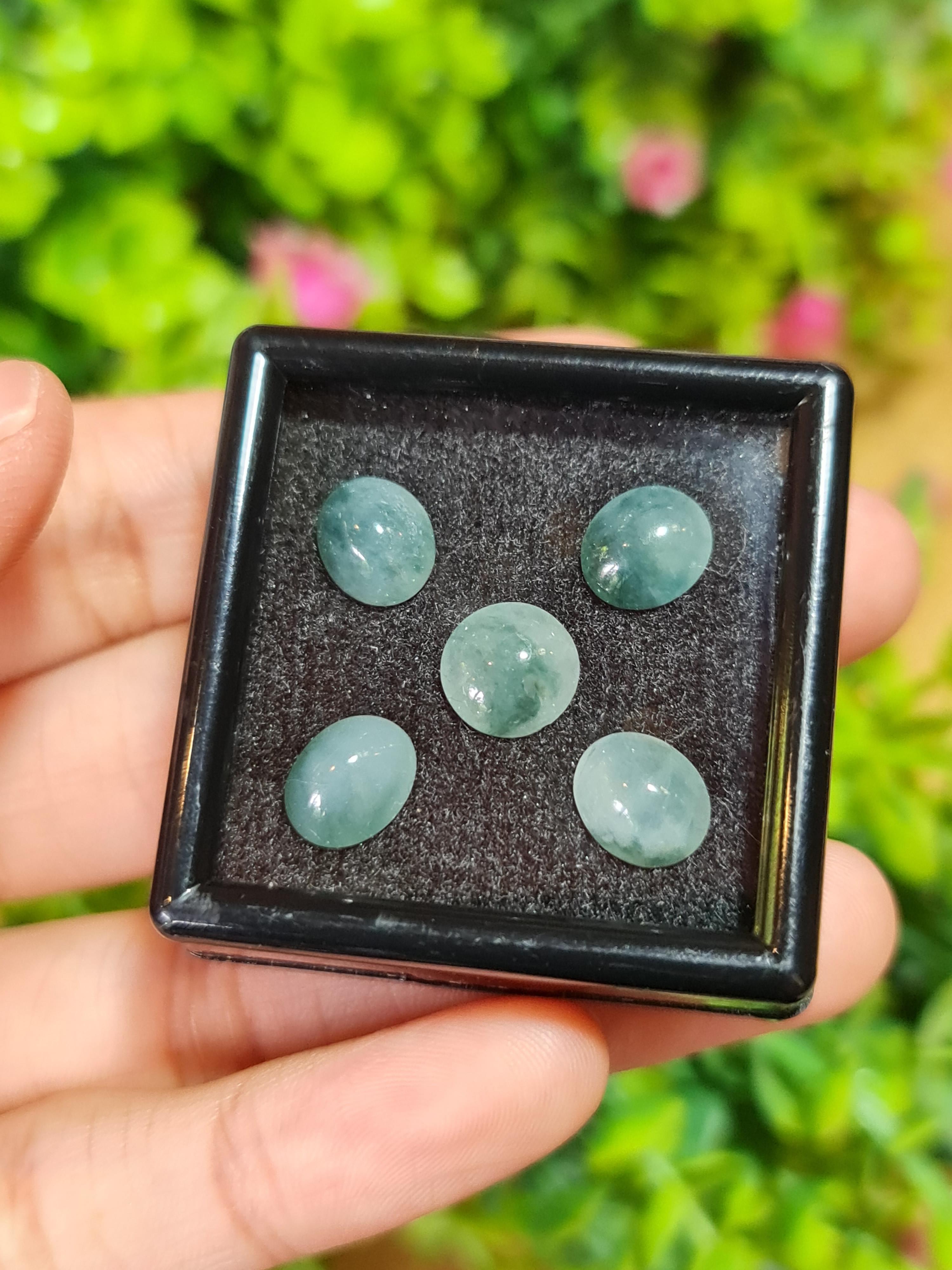 หยกพม่าเจียรนัย (Burmese jade ) 10.98 กะรัต หยกแท้ อัญมณีมงคลประจําวันเกิด เครื่องประดับหยก