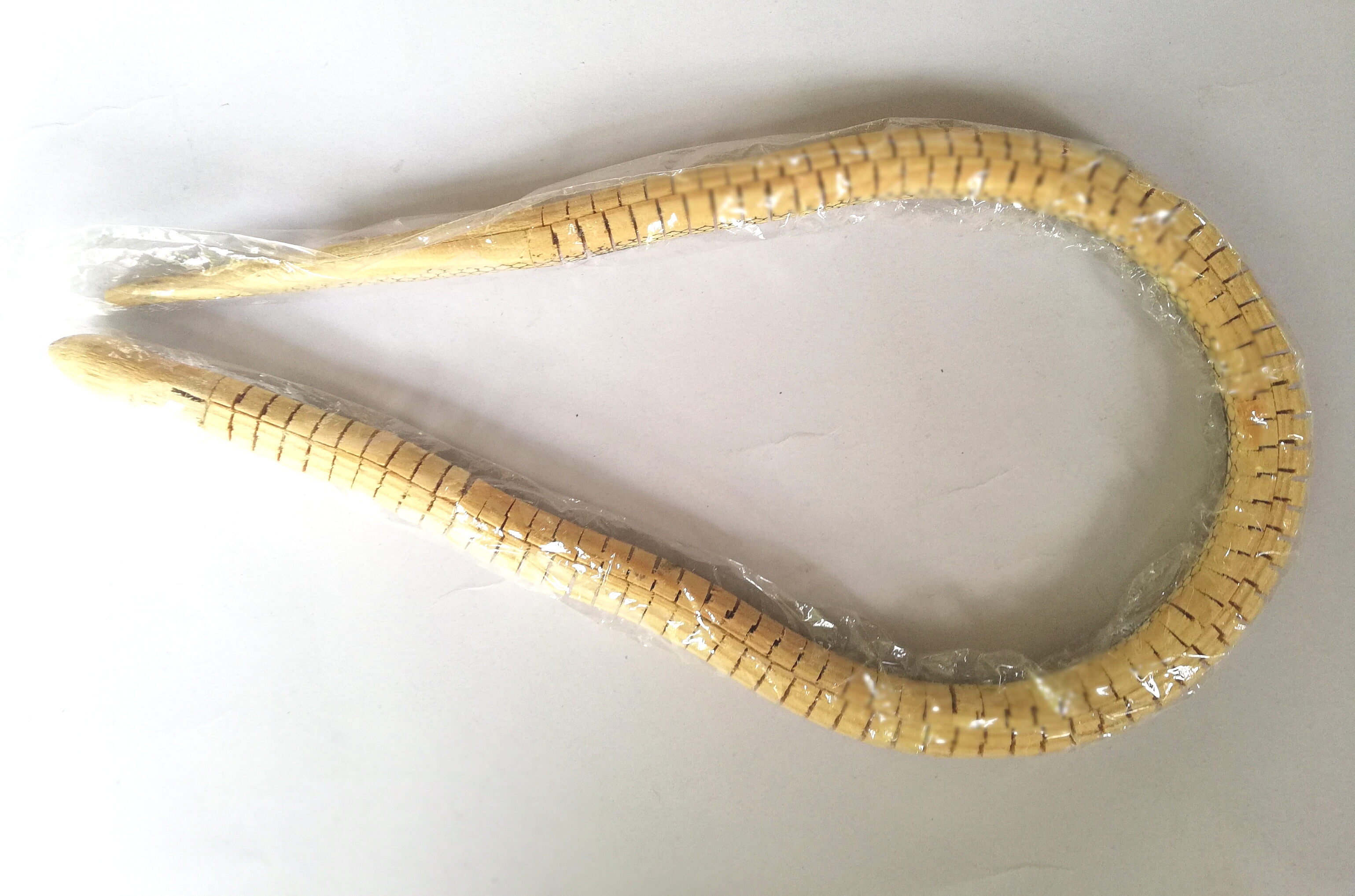 ของเล่นไม้ งูไม้ระกำ กระดุกกระดิกได้ สีดำ ขนาดประมาณ 27 "