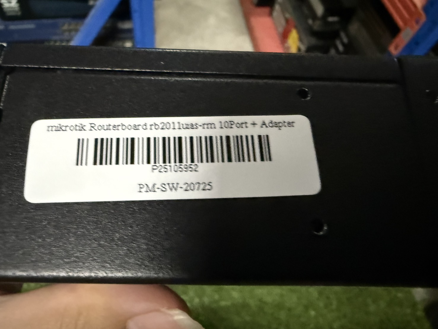 Router MikroTik RB2011UiAS-RM
