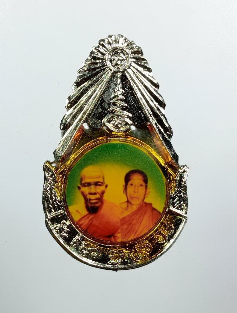 A8310 เข็มกลัด 2 พระอาจารย์ วัดพูลเกษม จ.ร้อยเอ็ด