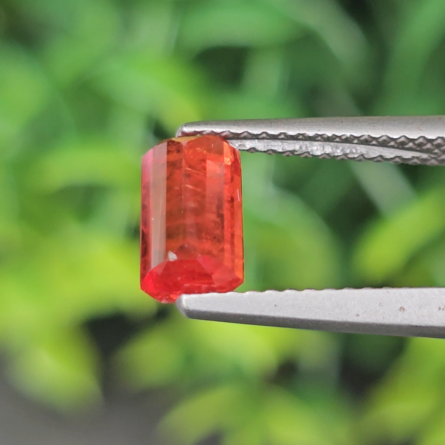 พลอย ออเรนจ์ แซฟไฟร์ Orange Sapphire 1.33 กะรัต (Cts.) พลอยแท้ อัญมณีมงคลประจําวันเกิด เครื่องประดับพลอย