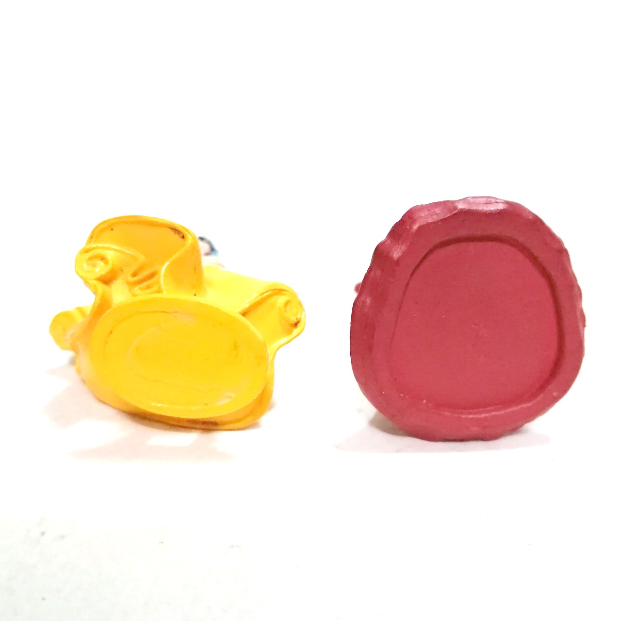 ฟิกเกอร์ ยางตัน ขนาด 2 -2.5 นิ้ว สโนไวท์ และ เจ้าหญิง ออโรร่า จากเรื่อง เจ้าหญิงนิทรา สภาพดี ออโรร่า ตัวเล็กกว่าเล็กน้อย ขายเหมา2ตัวไม่แยก