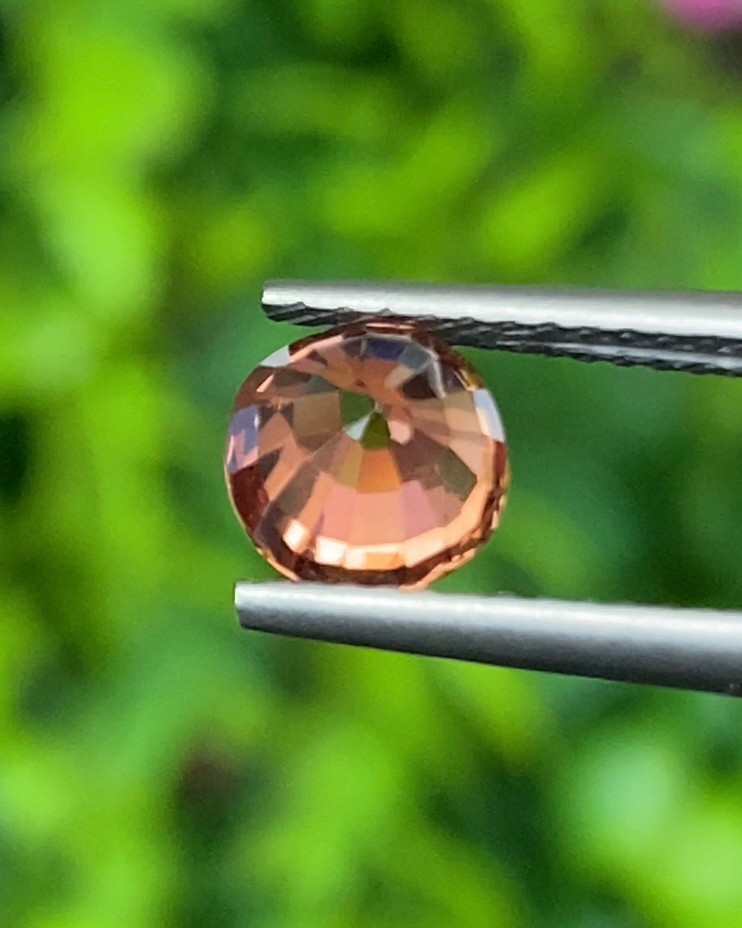 พลอย เพทาย Natural Zircon 1.51 กะรัต (Cts.) พลอยแท้อัญมณีมงคล ประจําวันเกิด เครื่องประดับพลอย