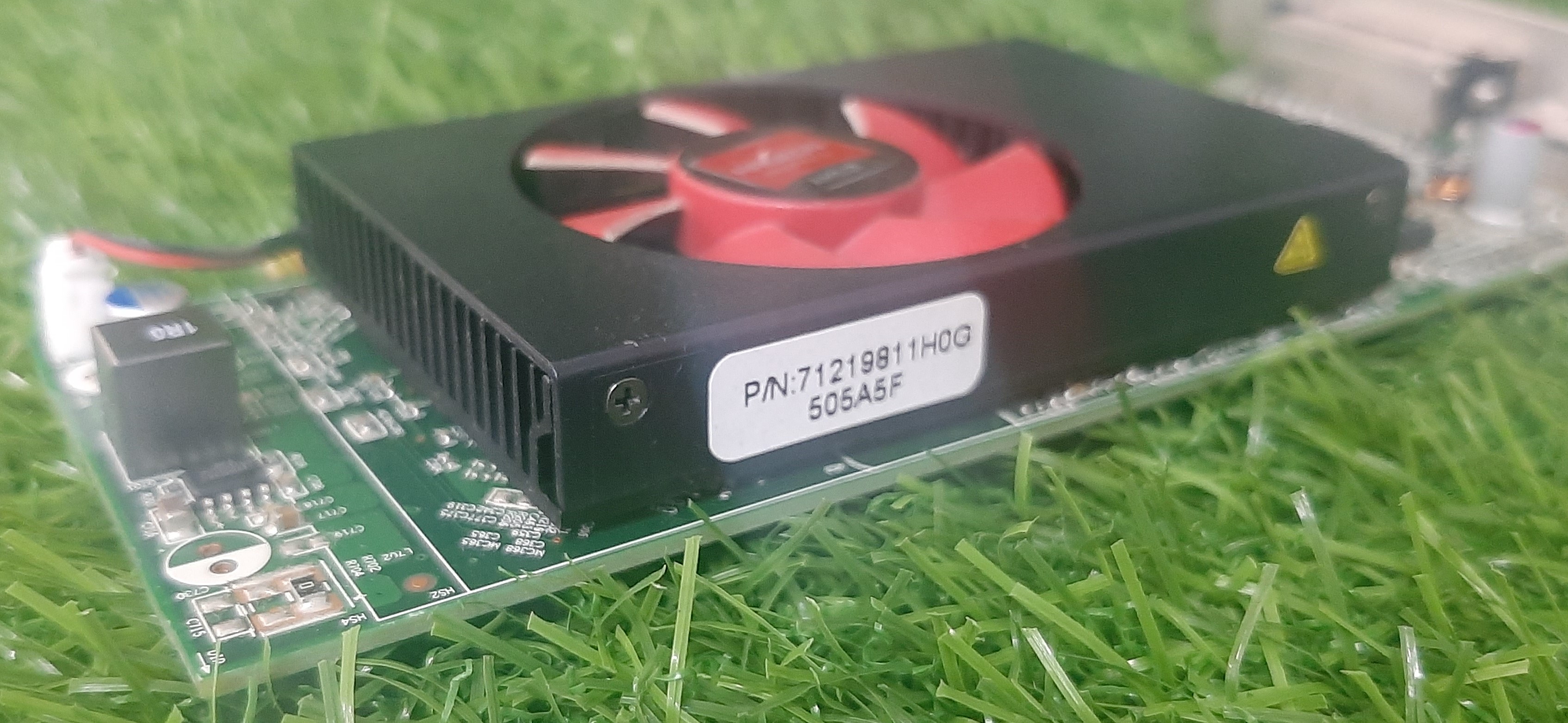 การ์ดจอมือสองสภาพดี ประกันร้าน 1 เดือน AMD R5 240 1GB DDR3 เล่มเกมส์ได้ ราคาดี