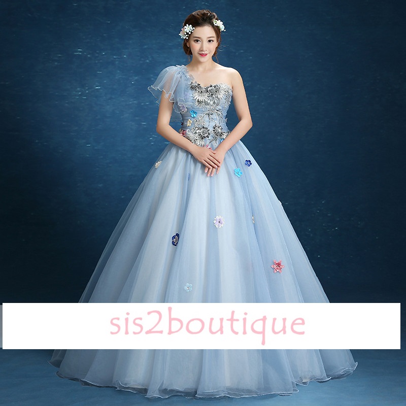 Pro-order ชุดราตรี ชุดแฟนซียาว แบบเกาะอก ไหล่เดียว สไตล์เจ้าหญิง กระโปรงพองสวย แต่งดอกไม้แฮนด์เมด สวยหรู เชือกผูกหลัง