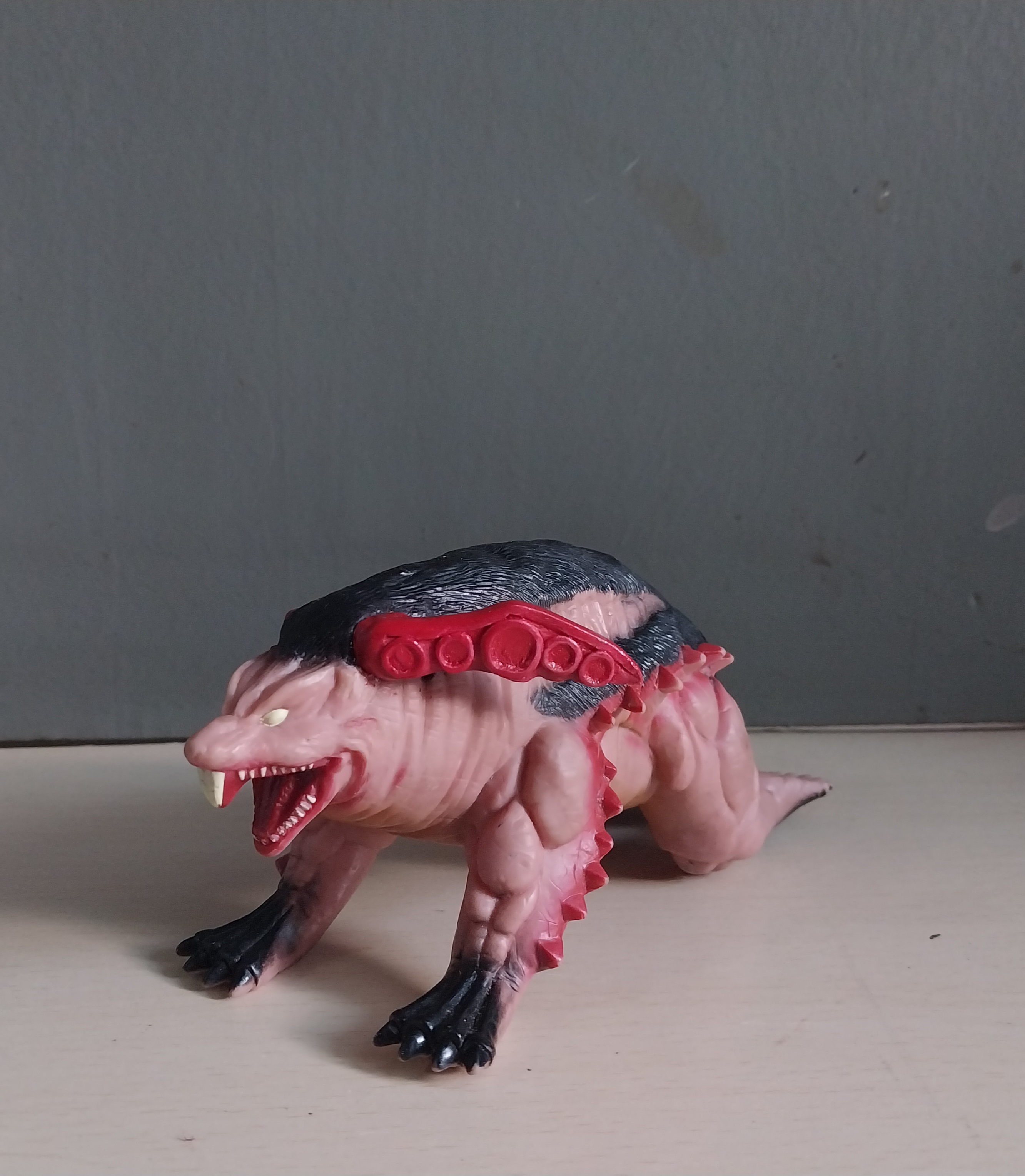 มีหลายภาพ ***โม หูอีกข้าง และทำสีใหม่อีกข้างให้เหมือนกัน ซอฟขนาดประมาณ7" ตามภาพ สัตว์ประหลาดคิงมอเรอเรท จาก อุลตร้าแมนทัก้า