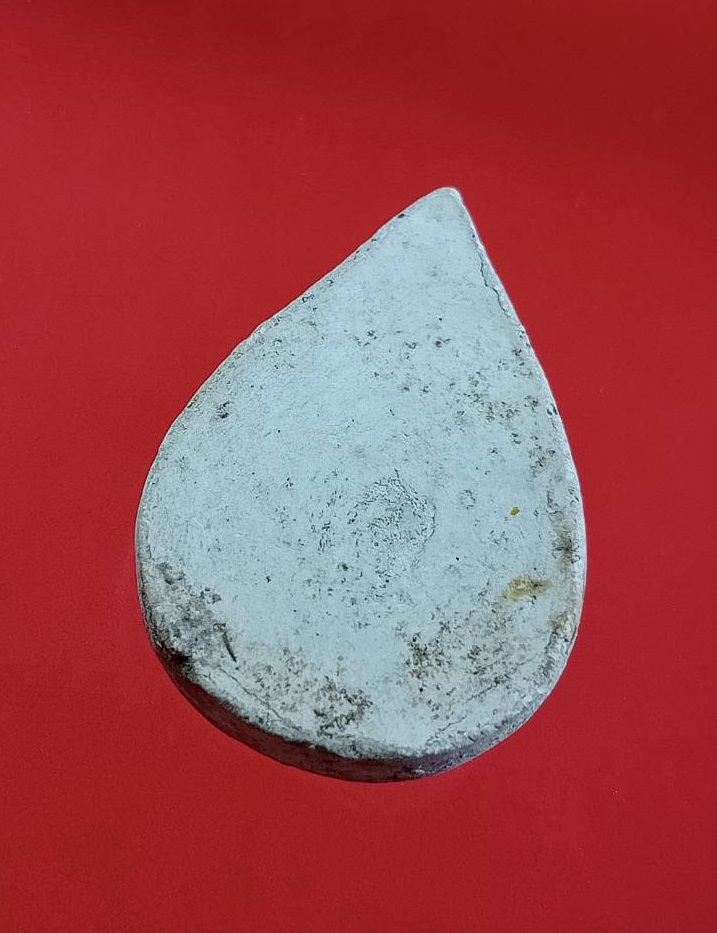 ผ3106 พระผงจักรพรรดิ์ พิมพ์พระแก้วมรกต หลวงตาม้า วัดถ้ำเมืองนะ จ.เชียงใหม่