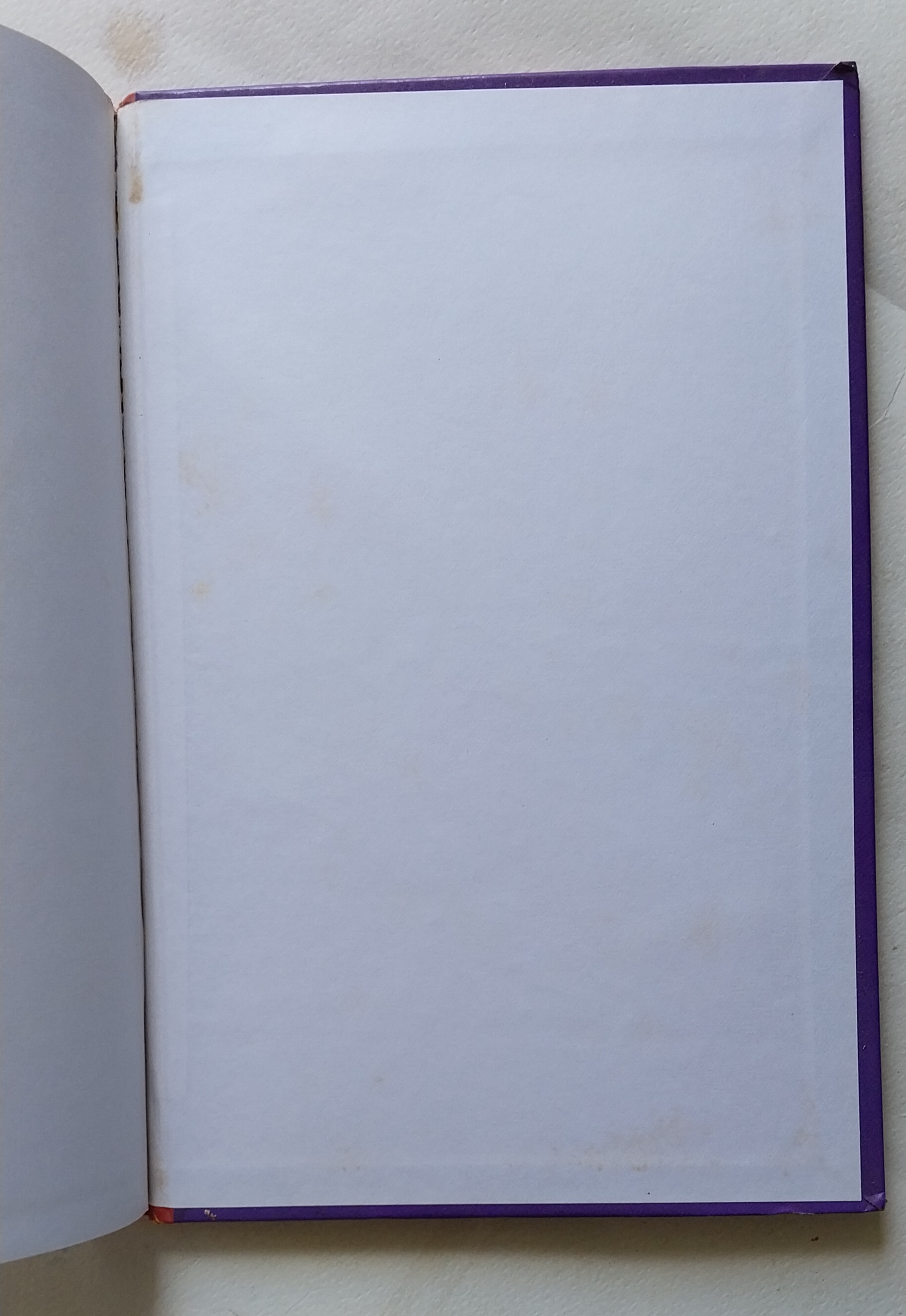 หนังสือนิทานภาษาอังกฤษ สภาพเก่าเก็บ บิวตี้แอนด์บีสต์ ปกแข็ง เนื้อหาขาวดำ พร้อมภาพประกอบทั้งเล่ม Treasury of Illustrated Classics ,Beauty and the Beast ,Madame le Prince de Beaumont,Modern Publishing