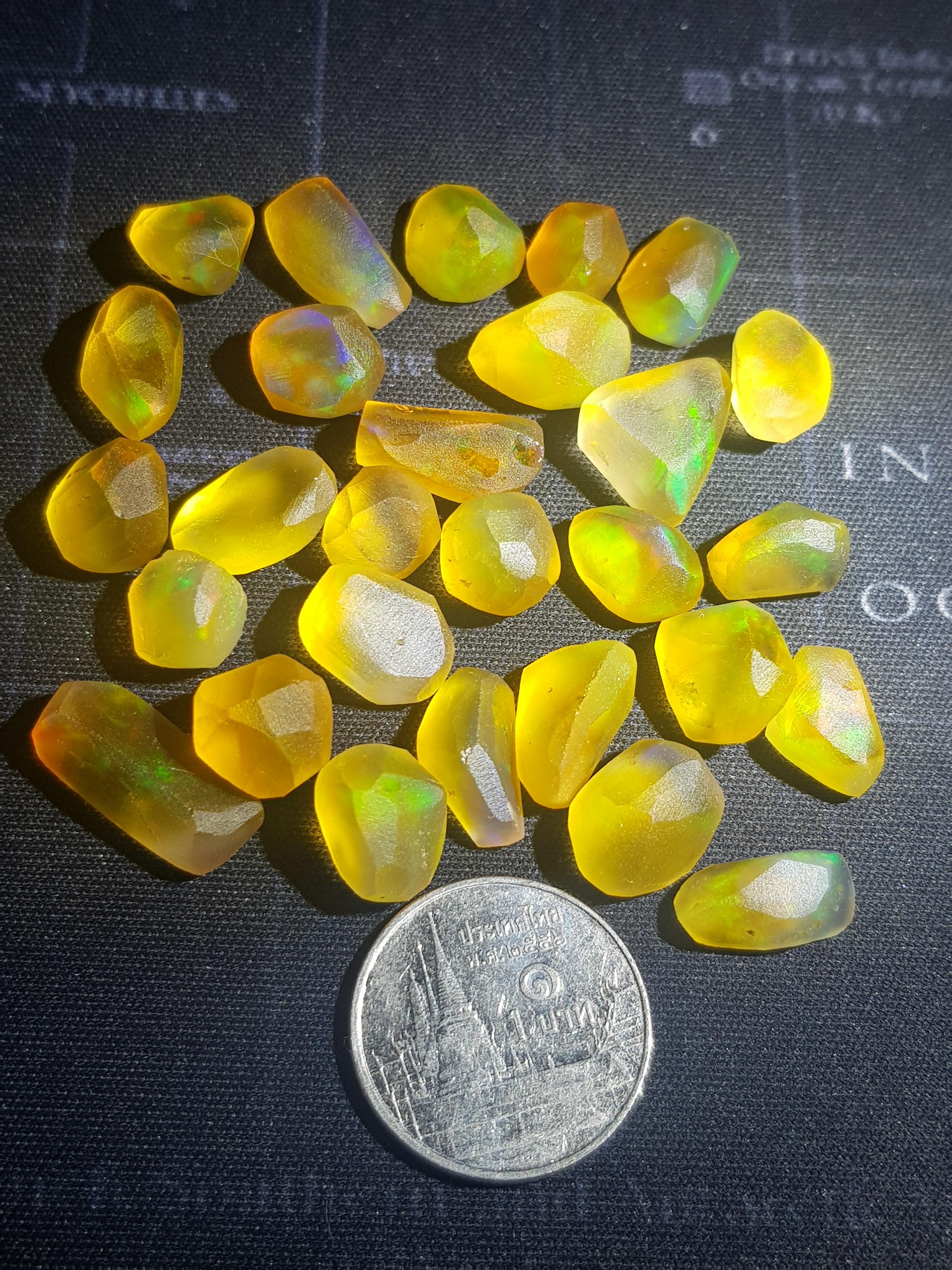 พลอย โอปอล Opal 83.70 กะรัต (Cts.) 28 เม็ด (Pcs) พลอยแท้ อัญมณีมงคลประจําวันเกิด เครื่องประดับพลอย