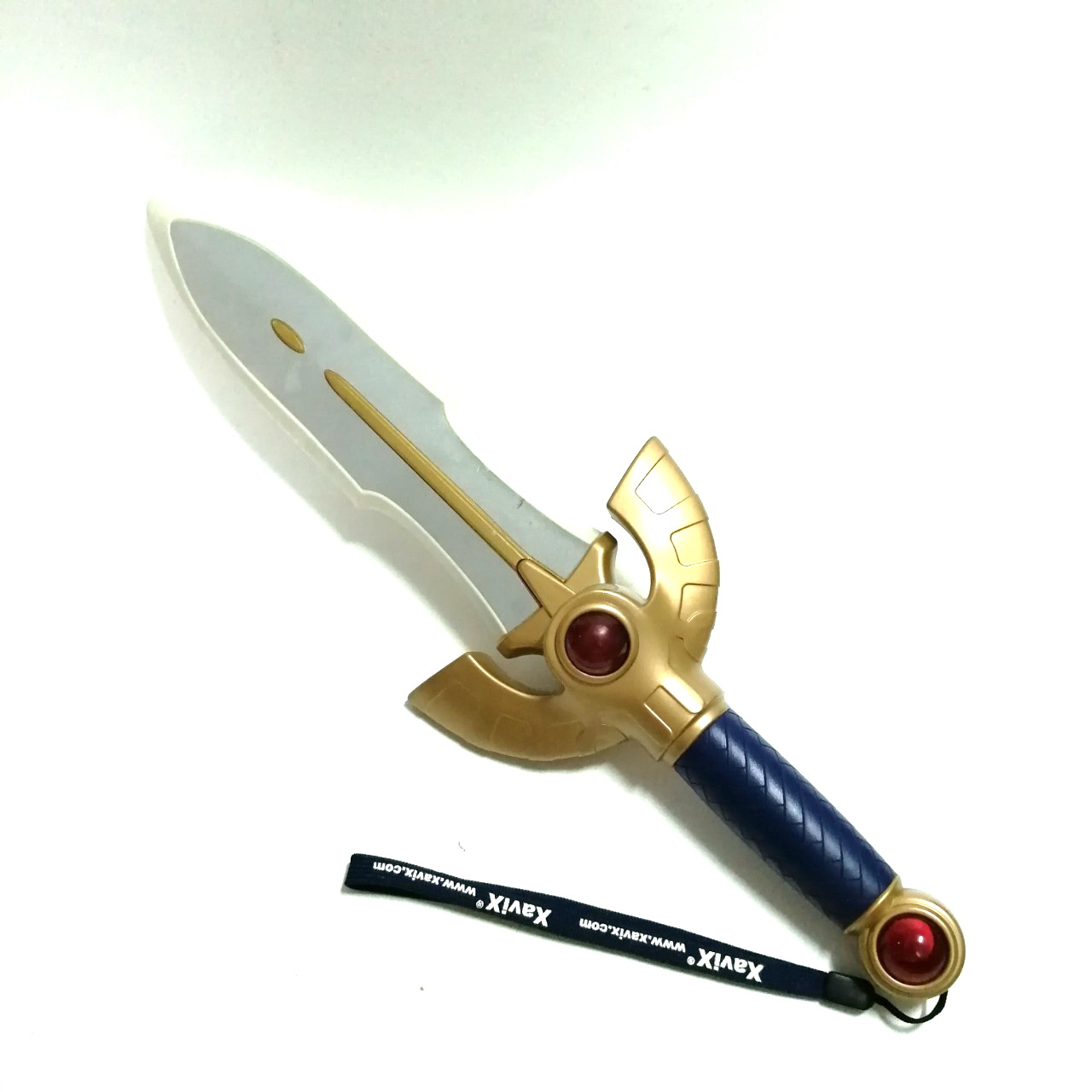 ดาบจากเกมส์ ดราก้อนเควส ขนาดตามรูป ด้ามพลาสติกแข็งมีส่วนใส ใบดาบเป็นพลาสติกอ่อน ใช้เล่นร่วมกับเกม ในทีนี้ขายเฉพาะดาบ ค่อนข้างหายาก สภาพดี มีรอยบ้าง