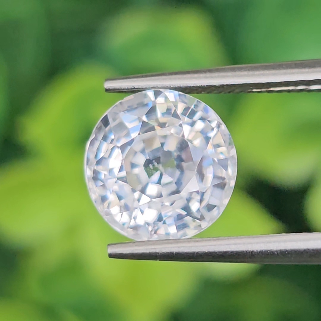 พลอย เพทาย Natural Zircon 4.08 กะรัต (Cts.) พลอยแท้ อัญมณีมงคลประจําวันเกิด เครื่องประดับพลอย