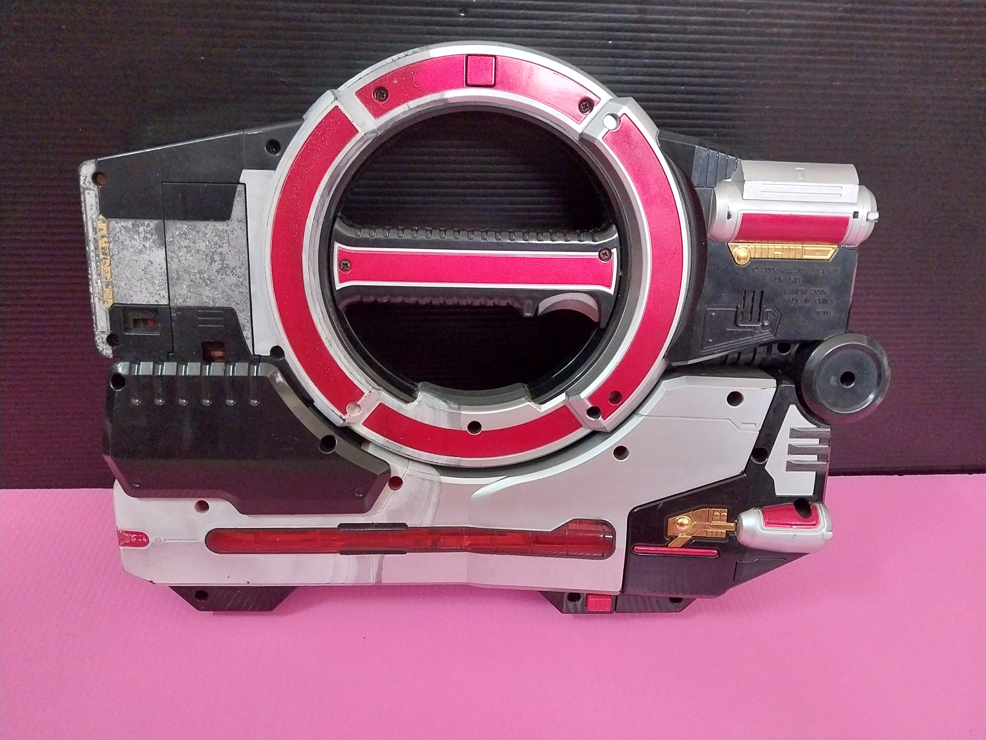 มือ2,มีหลายภาพ, ***ไม่ได้เช็คระบบไฟ, อาวุธของไรเดอร์ไฟซ์ เป็นปืนและดาบ