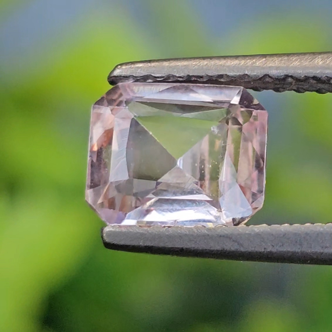 พลอย พัดพารัดชา Padparadscha Sapphire 1.23 กะรัต (Cts.) ดิบ (Unheated) พลอยแท้ อัญมณีมงคลประจําวันเกิด เครื่องประดับพลอย