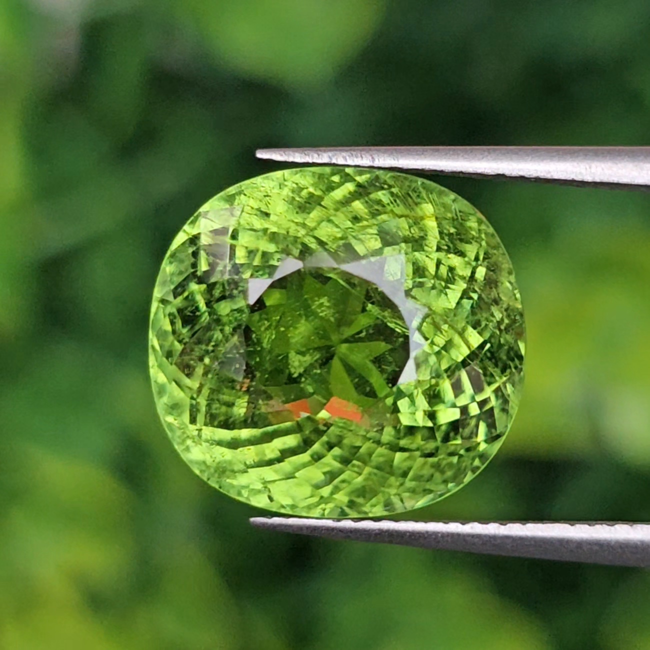 พลอย พาไรบ้า ทัวร์มาลีน Paraiba Tourmaline 11.02 กะรัต (Cts.) *สีพิเศษ เขียวนีออน neon green พร้อมใบเซอร์ พลอยแท้อัญมณีมงคล ประจําวันเกิด เครื่องประดับพลอย