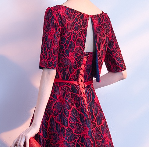 ชุดราตรียาวแขนสามส่วนลายดอกไม้เรียบหรู (เชือกผูกหลัง)