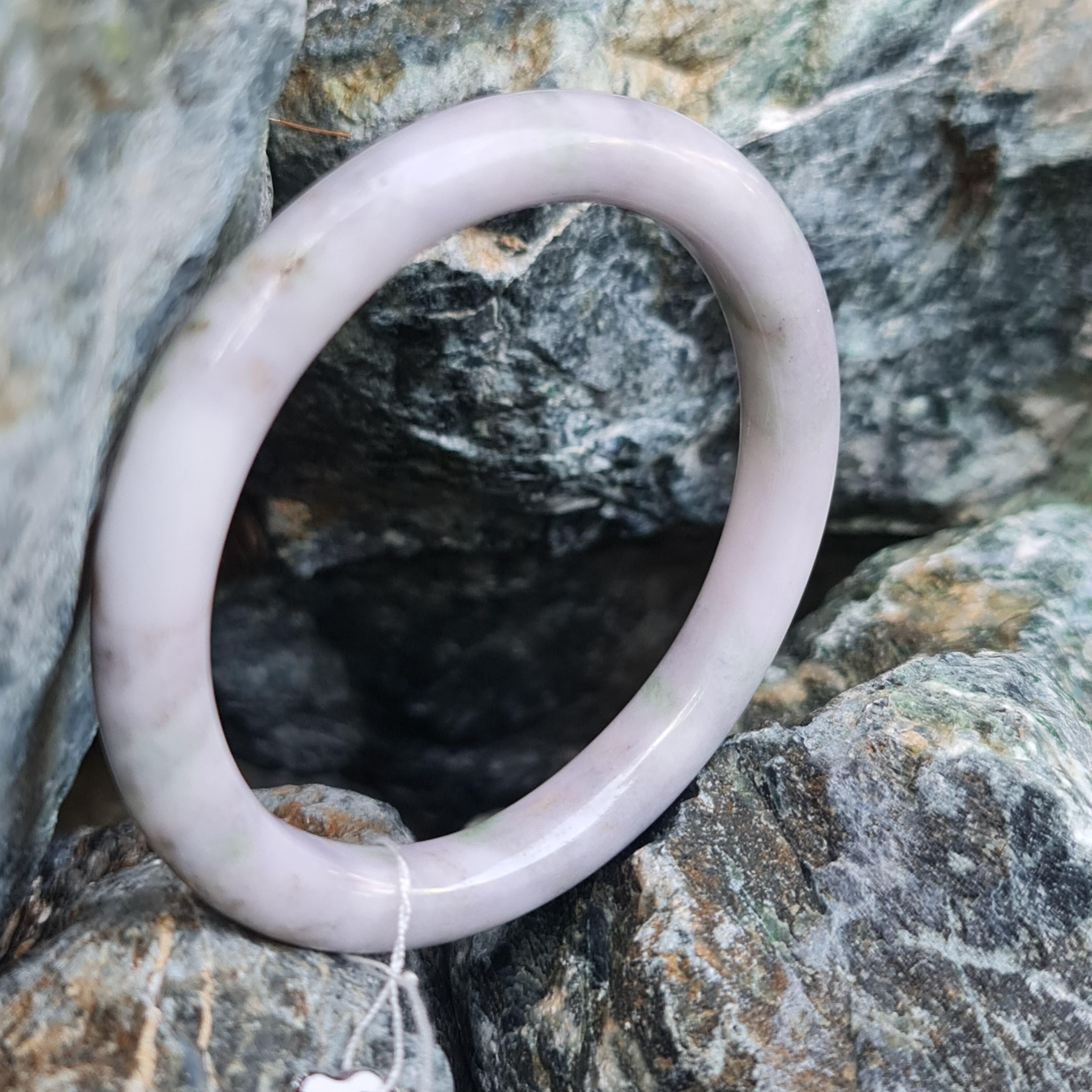 JB6711186 หยก พม่า แท้ Jade กำไลหยก 58.2 มม. (Jadeite bracelet) พม่า (Myanmar)