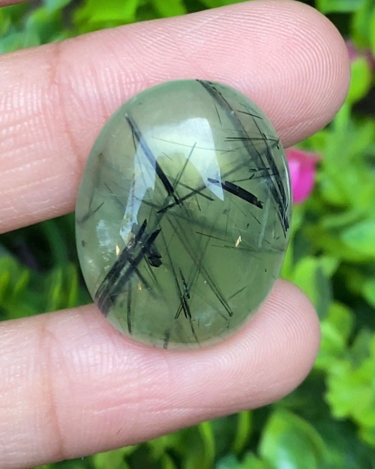 ไหมดำ พรีไนท์ Prehnite with Black tourmaline 33.45 กะรัต Cts. พลอยแท้ อัญมณีมงคลประจําวันเกิด เครื่องประดับพลอย